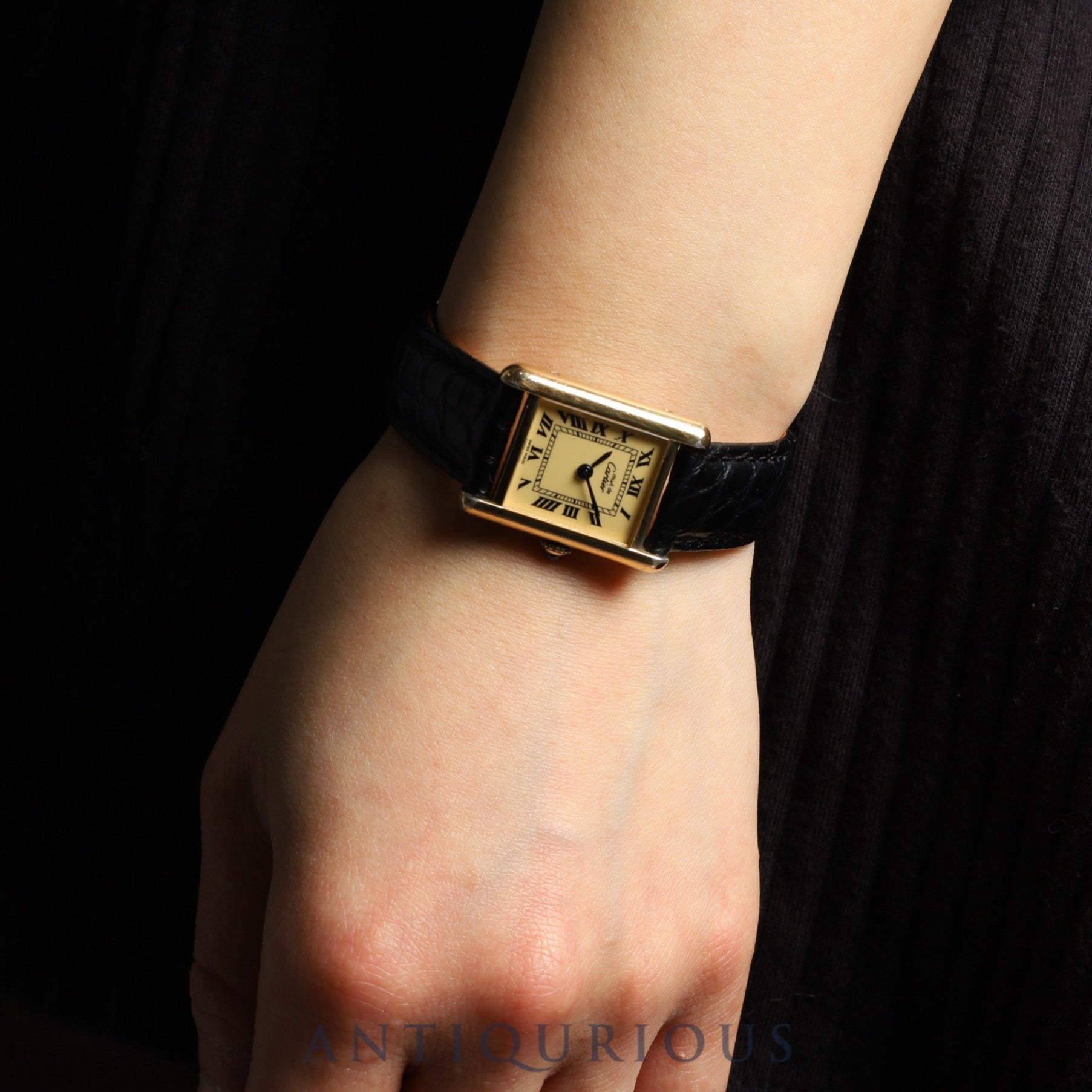 Cartier Must Tank SM 2974213 Manual winding V925 Leather Genuine D buckle (GP) Ivory Roman dial International permanent warranty (1982) Complete service completed at Cartier boutique