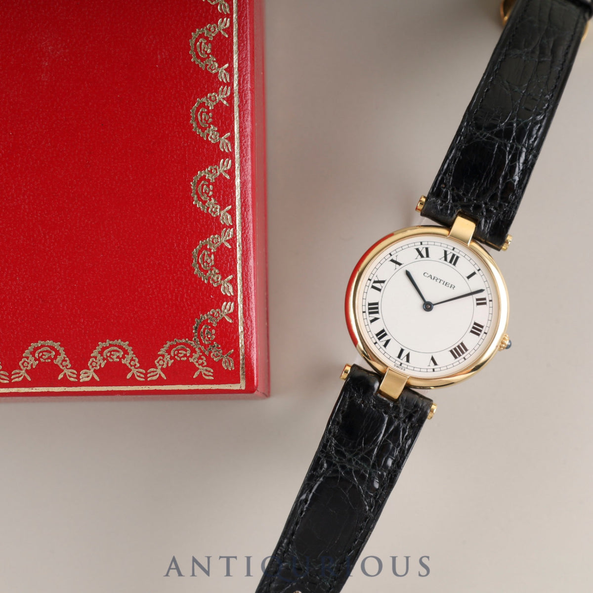 Cartier Vendôme VLC LM 881001 Quartz Cal.-750 with genuine leather strap and genuine buckle (GP). White Roman dial, 30mm. Boxed and overhauled.