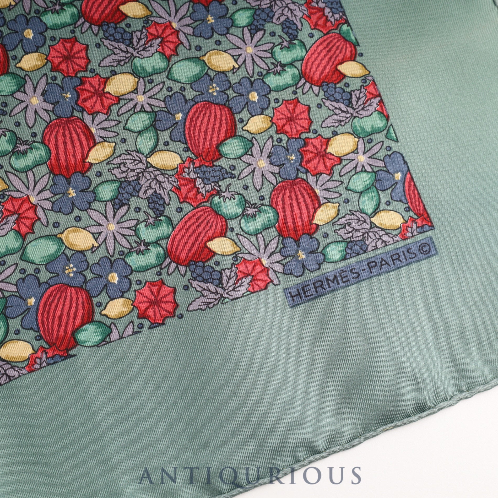 エルメス スカーフ カレ45 総柄 グリーン SILK100%