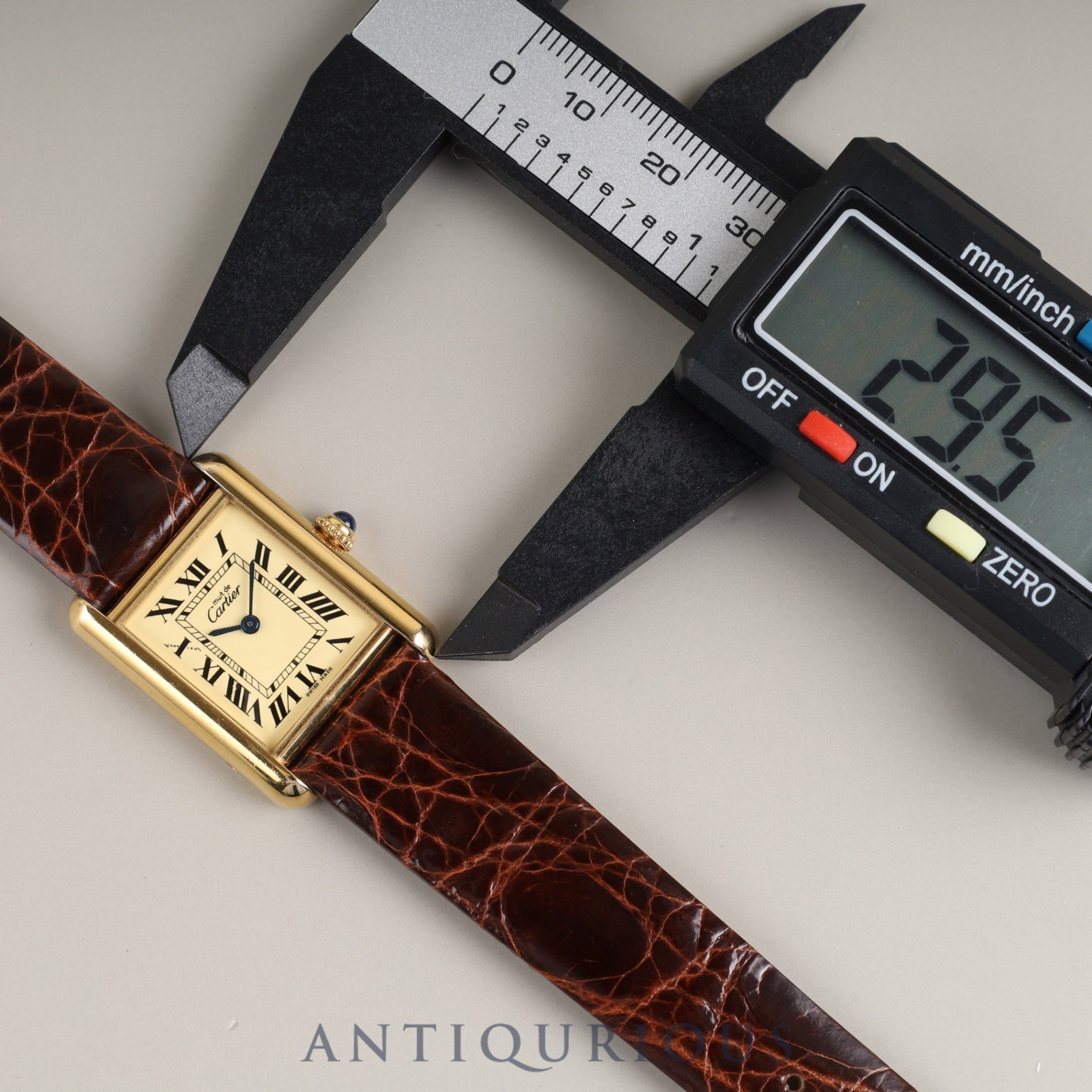 カルティエ マストタンク MM 2415 クォーツ Cal.057 SV925 革 純正尾錠(GP) アイボリーローマン文字盤(ガラス小傷) 箱 冊子 保証書(2004年)オーバーホール済み