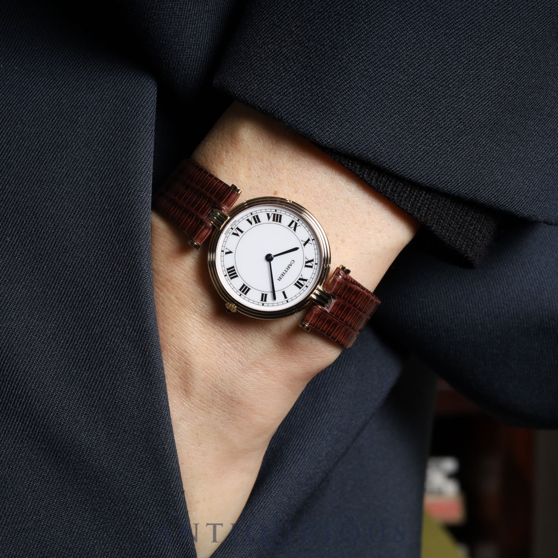 Cartier Vendôme VLC LM Trinity 85533553 / 81003 Quartz 750 Leather Genuine Buckle (GP) White Roman Dial (SWISS MADE Marking) Completely serviced (full maintenance) at a Cartier boutique