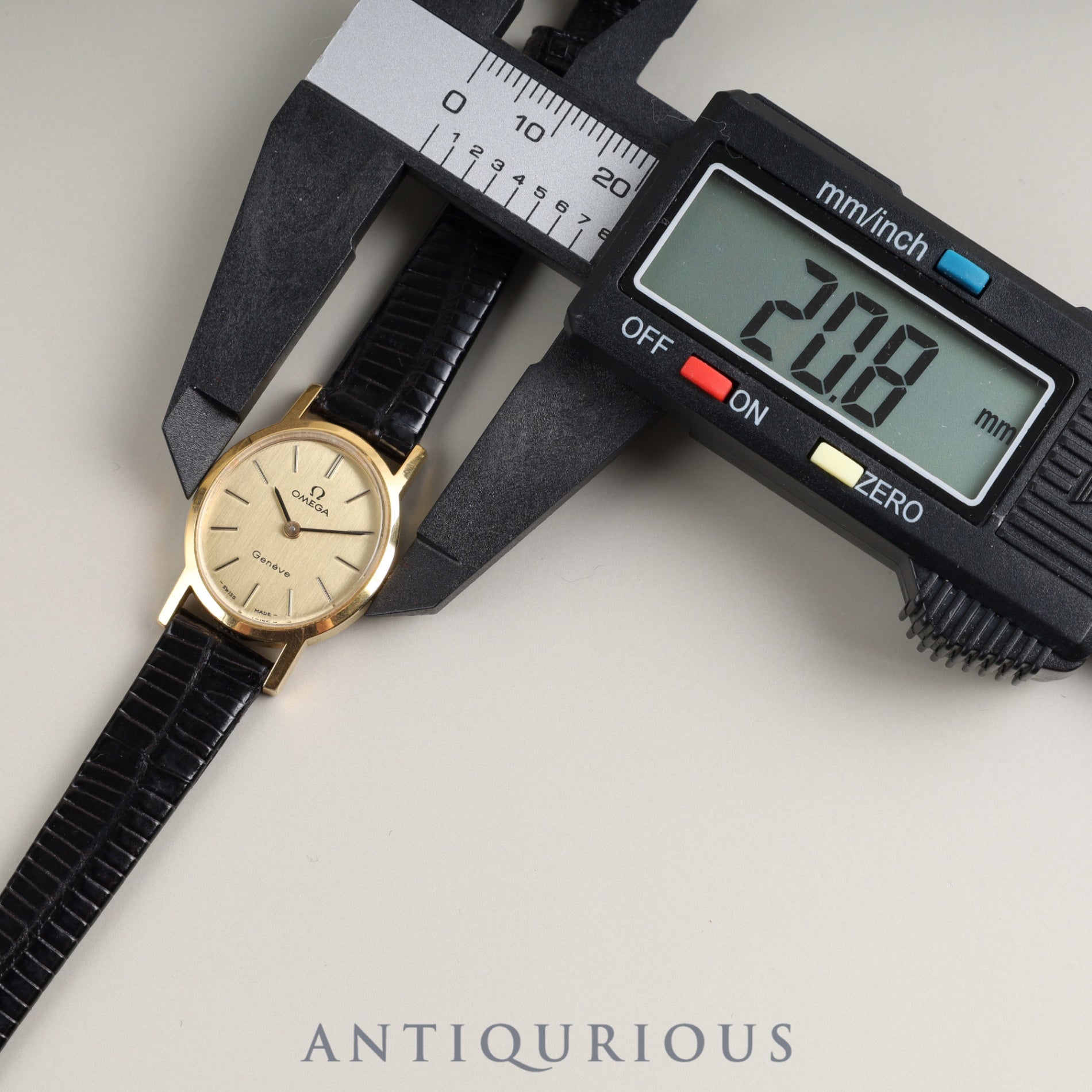 オメガ ジュネーブ 5110411 / 1061 手巻き Cal.625 GP 革 純正尾錠(GP) ゴールド文字盤 オーバーホール済み