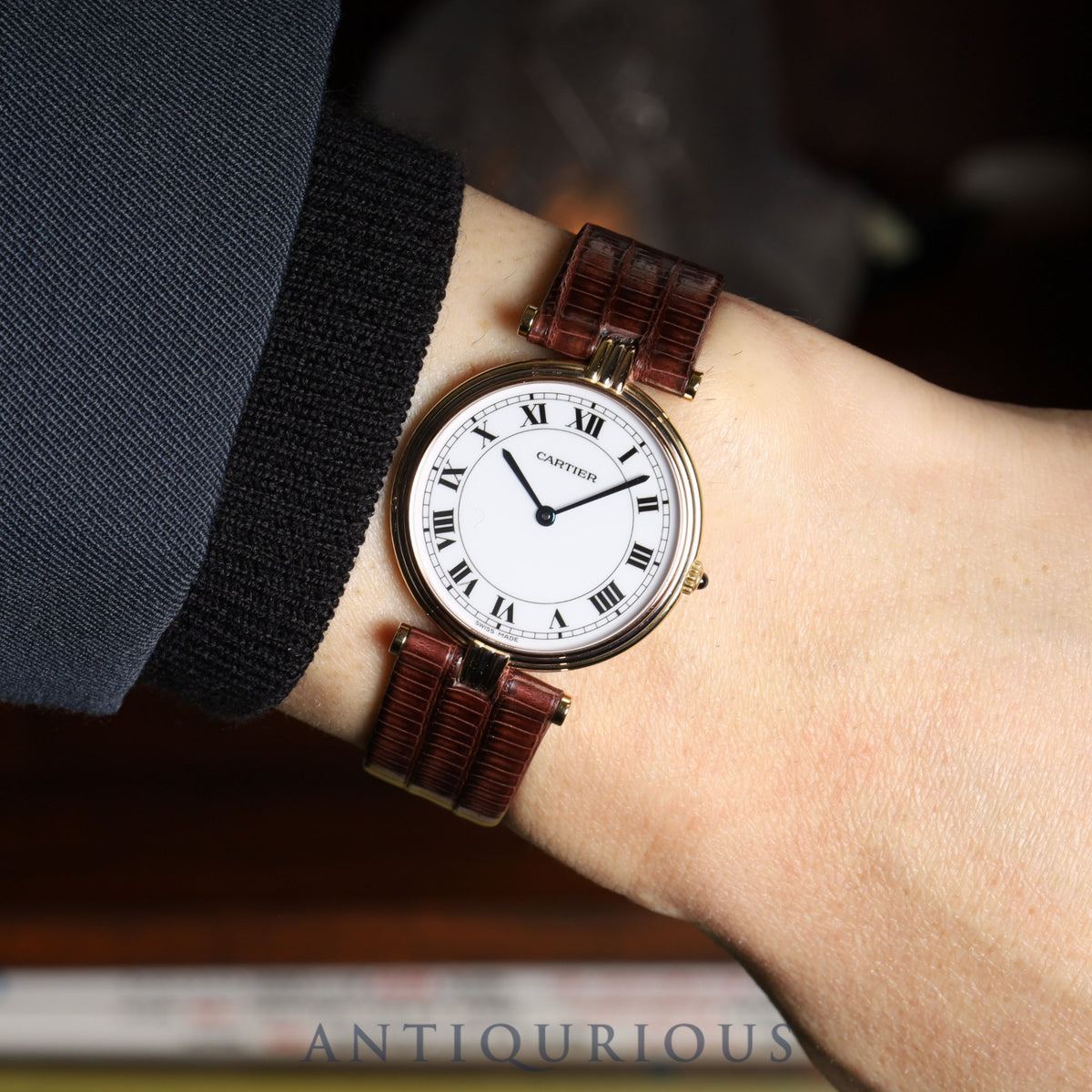 Cartier Vendôme VLC LM Trinity 85533553 / 81003 Quartz 750 Leather Genuine Pin Buckle (GP) White Roman Dial (SWISS MADE Marking) Completely serviced (full maintenance) at a Cartier boutique