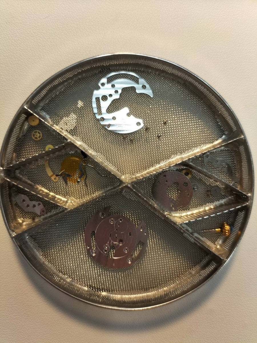 Cartier Must Vendôme VLC SM 590004 Quartz Caliber 90 SV925 Leather Strap with Genuine GP Buckle Ivory Roman Dial Box Booklet Warranty (1990) Overhauled