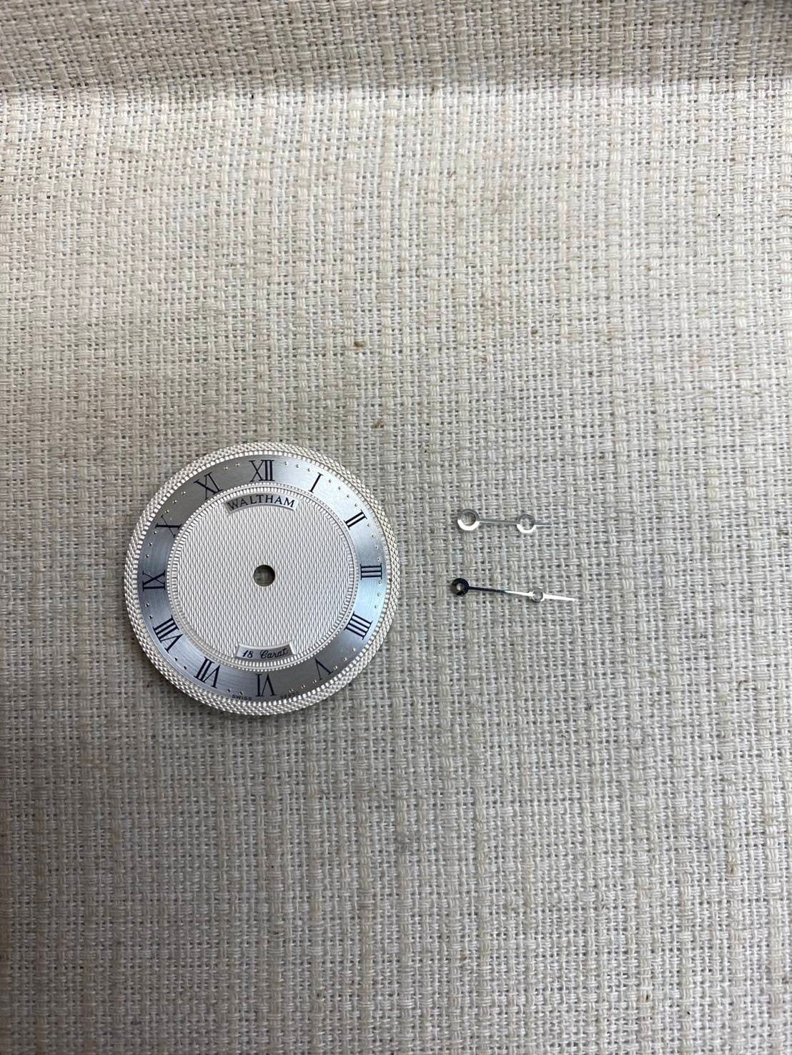ウォルサム ラウンド 手巻き 750 革 社外尾錠(GP)シルバー文字盤 オーバーホール済み