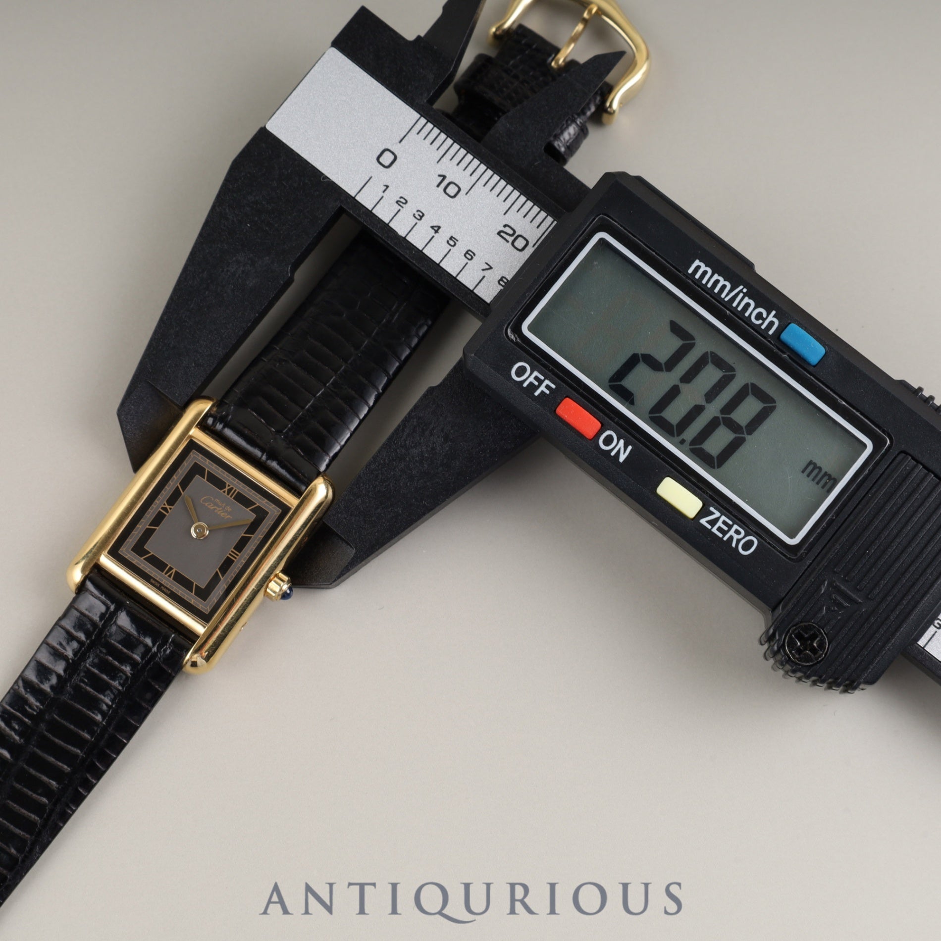 カルティエ マストタンク SM 3 66001 クォーツ SV925 革 純正尾錠(GP) グレー飛びローマン文字盤 箱 冊子 保証書(1983年) タグ カルティエブティックにてコンプリートサービス(フルメンテナンス)済み