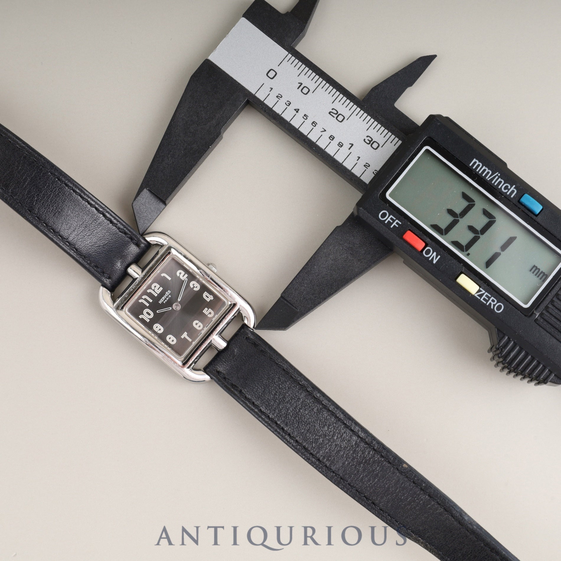 Hermes Cape Cod CC1.210 Quartz Cal.976.001 SS Genuine leather strap (□E stamp: 2001) Genuine buckle (SS) Gray Arabic dial Overhauled