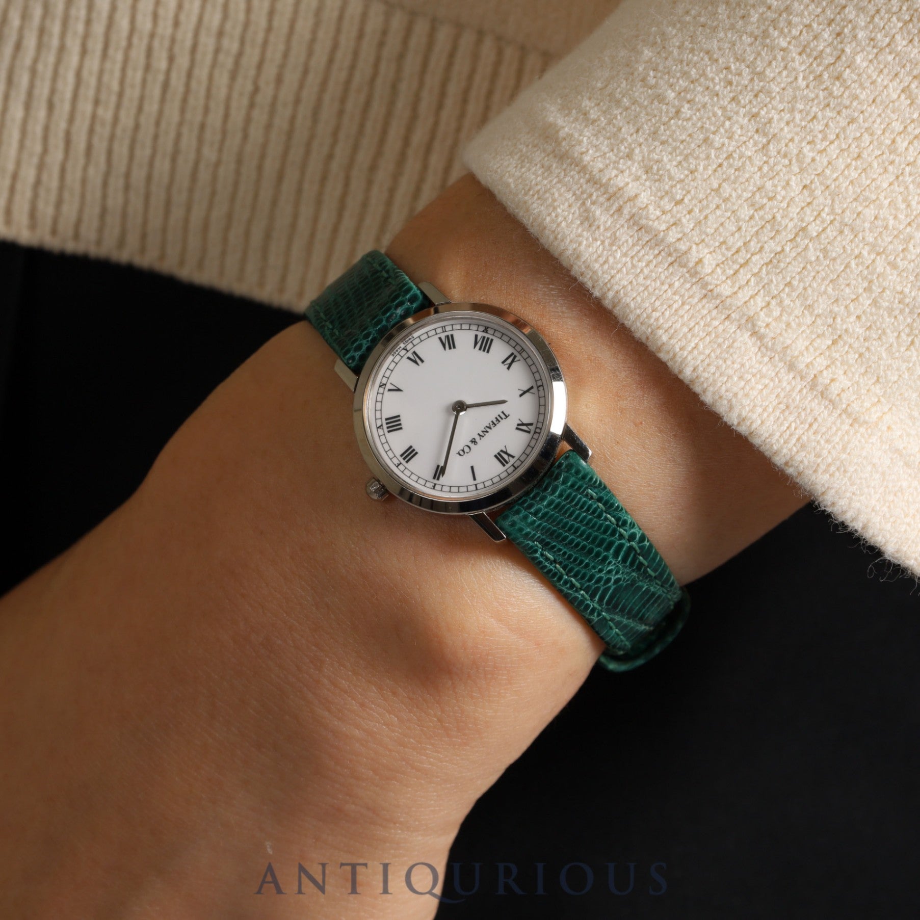 ティファニー ラウンドクラシック L1560 クォーツ WG 純正革ベルト 純正尾錠(SS) ホワイトローマン文字盤 24mm