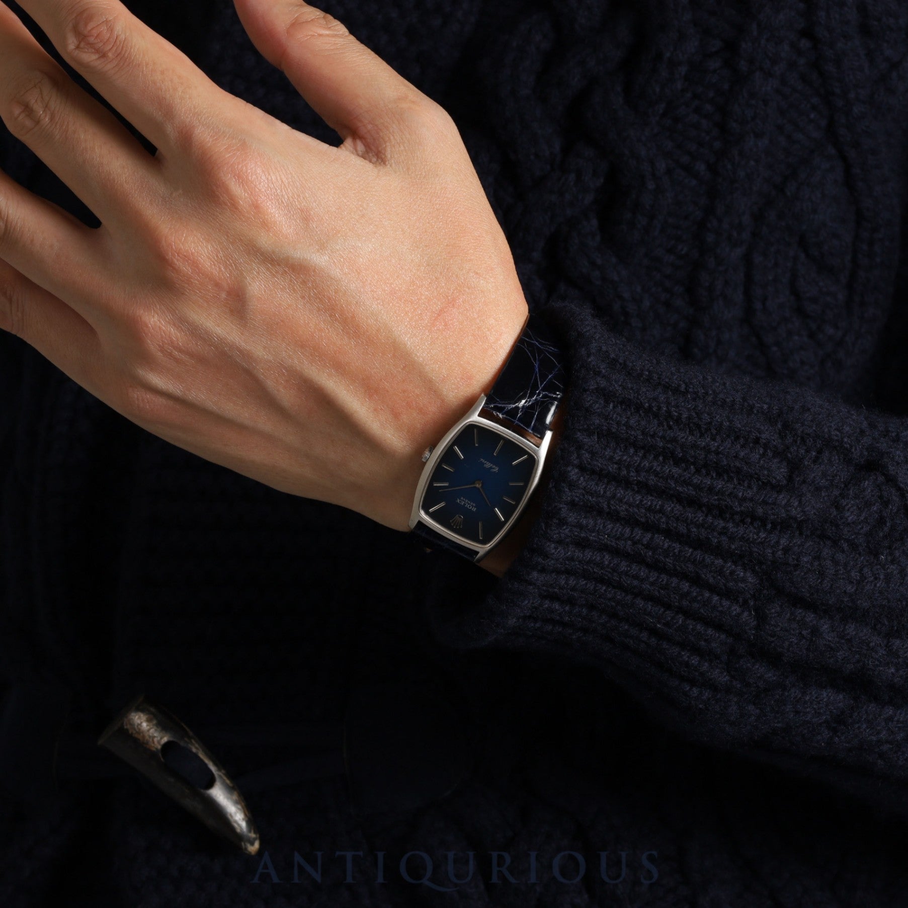 Rolex Cellini 3807 Manual winding Cal.1601 750 Leather Genuine buckle (SS) Blue gradient dial No. 69 (1980) Overhauled