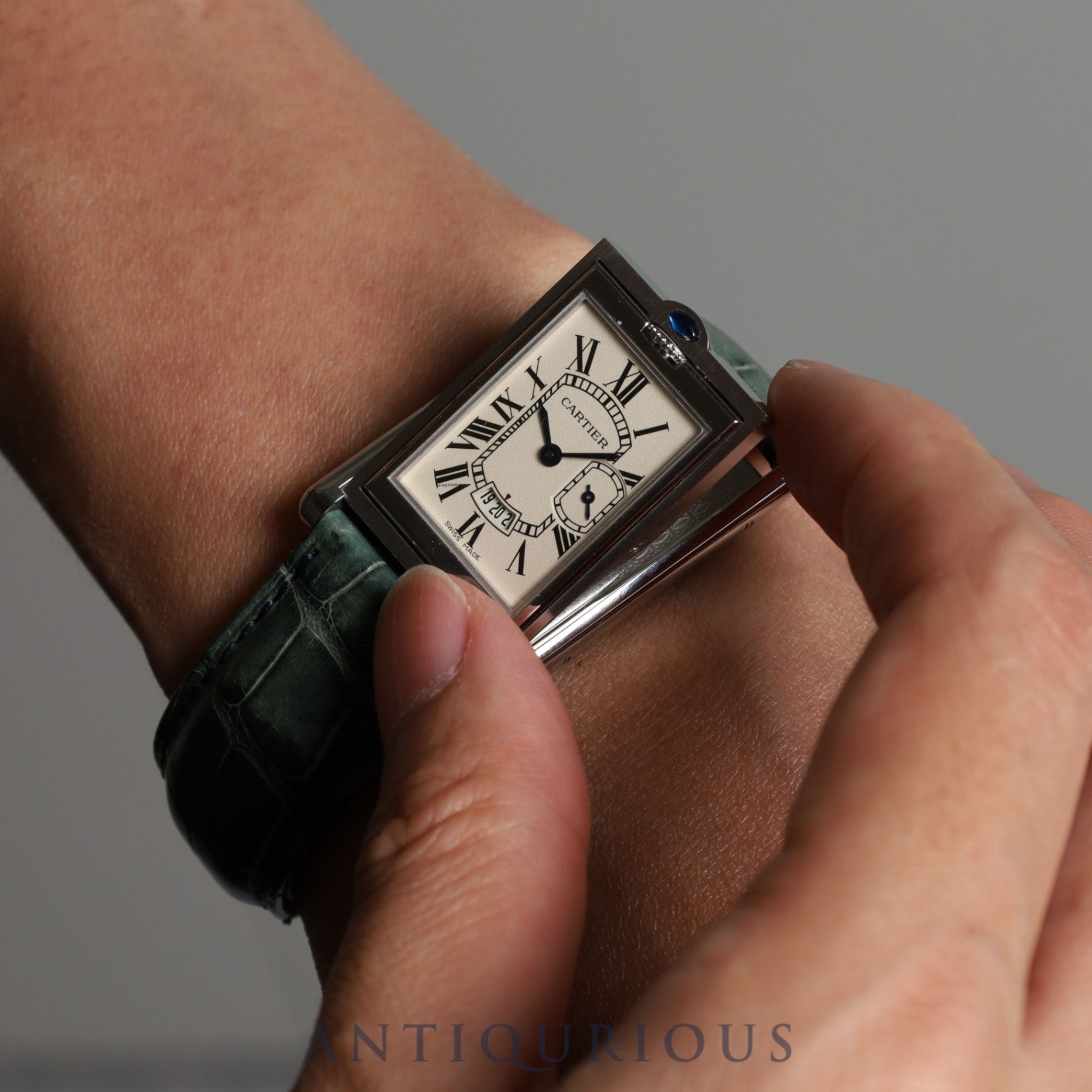 Cartier Tank Basculant LM / 2522 Quartz SS Leather Genuine Buckle (SS) Silver Dial Box Warranty Card Complete Cartier Boutique Service
