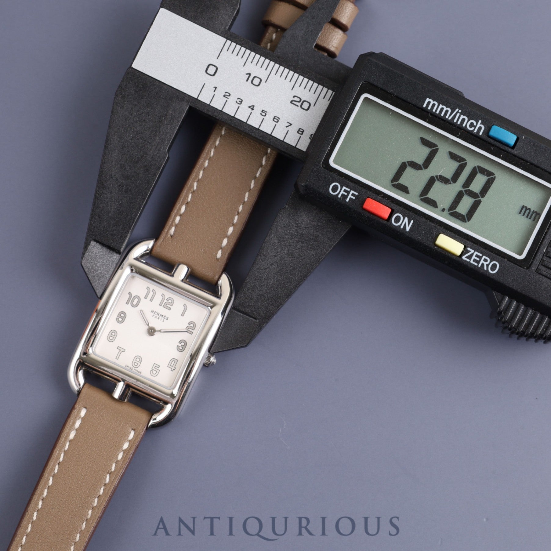Hermes Cape Cod CC1.210.220 Quartz Cal.976.001 SS Genuine leather strap Genuine buckle (SS) Silver dial Box Booklet Warranty (2024) Overhauled