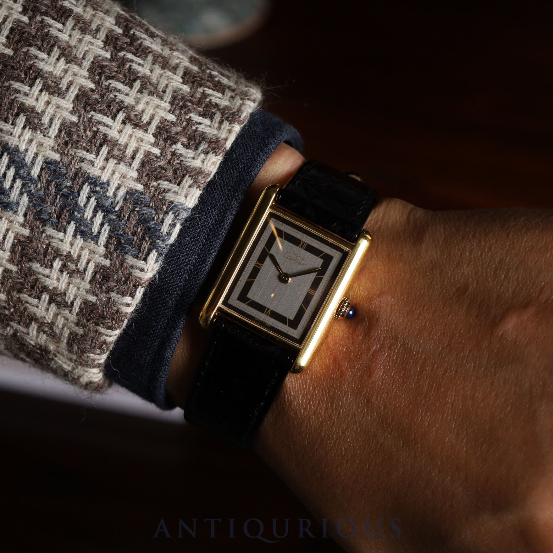 カルティエ マストタンク LM 6 81006 クォーツ Cal.- SV925 革 純正尾錠(GP) グレー飛びローマン文字盤(SWISS MADE表記)1982年頃~1995年頃 カルティエブティックにてコンプリートサービス済み 新品仕上げ済み