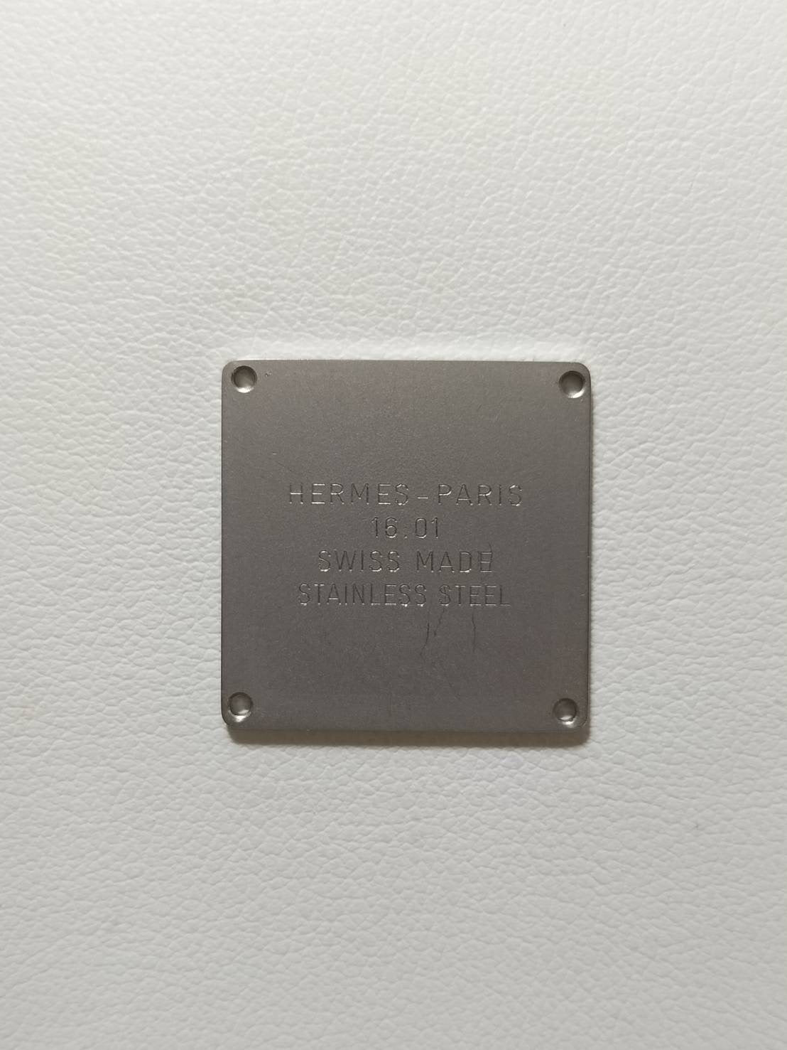 エルメス Hウォッチ HH1.210 クォーツ Cal.901.001 GP 純正レザーベルト(□A刻印:1997年) 純正ピンバックル(GP)ホワイトアラビア文字盤(SWISS MADE) 箱 保証書(1999年 / 詳細未記載) オーバーホール済み