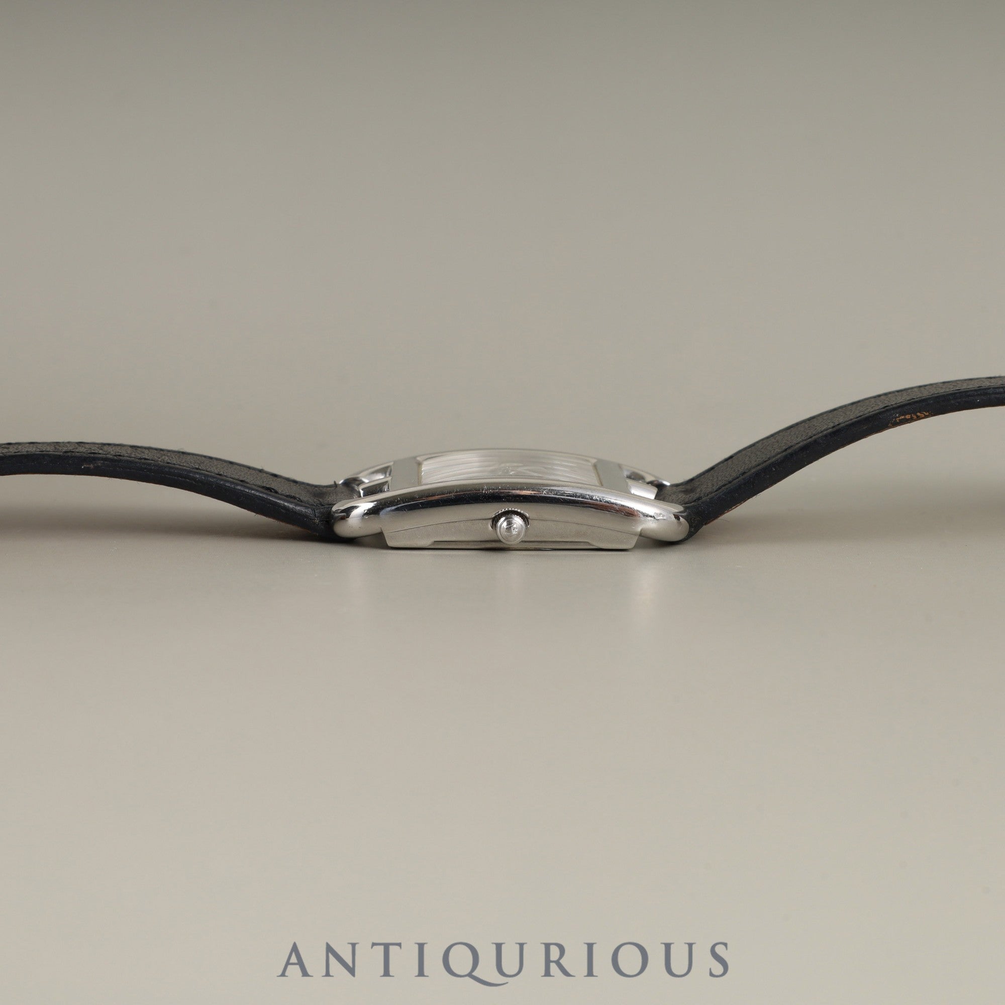 Hermès Cape Cod CC1.210 Quartz Caliber 976.001 Stainless Steel Watch with Genuine Leather Strap (E Stamp: 2001) and Genuine Stainless Steel Buckle. Gray Arabic Dial. Overhauled.