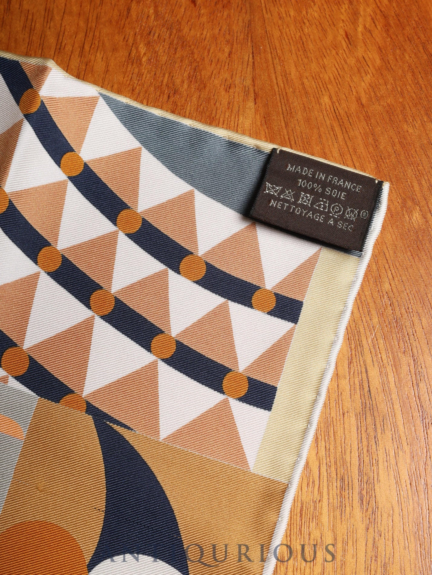 エルメス スカーフ カレ45 Parade en Fanfare Detail パラード・アン・ファンファーレ・デタイユ SILK100%