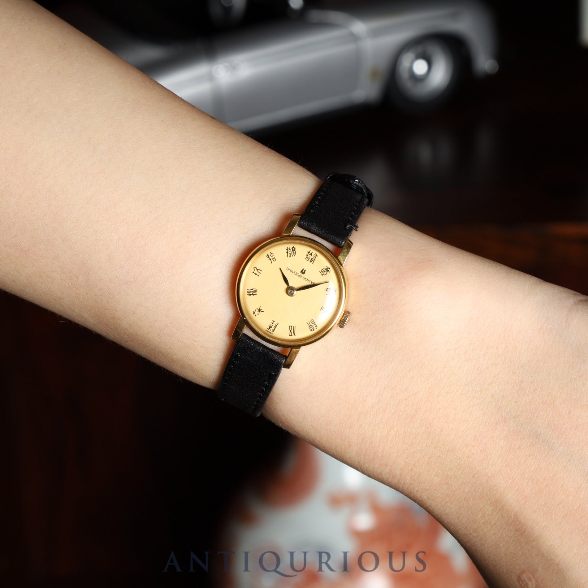 ユニバーサル・ジュネーブ ラウンド 542605 手巻き GP 革 社外尾錠(GP)シャンパン文字盤 オーバーホール済み