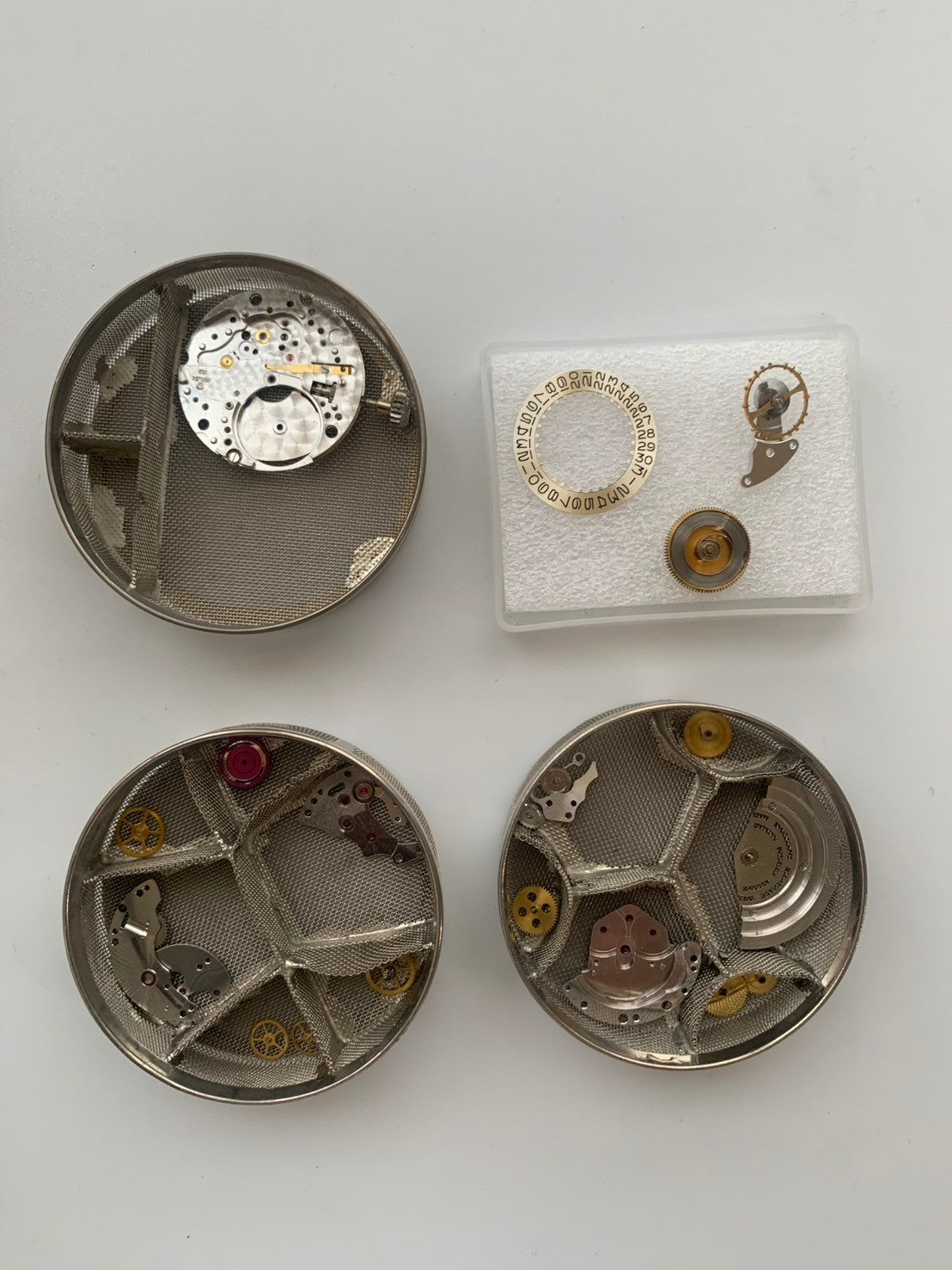 ロレックス オイスターパーペチュアルデイト 1500 自動巻き Cal.1570 SS 革 社外尾錠(SS)シルバー文字盤 36mm 53番台(1977年)オーバーホール済み