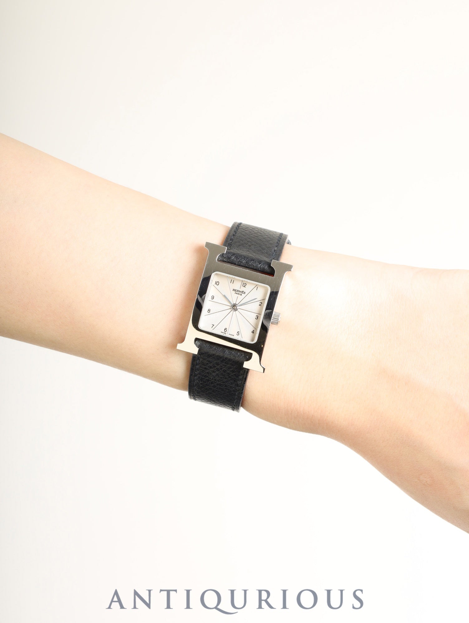 Hermès H Watch HH1.210 Quartz Caliber 901.001 Stainless Steel with Genuine Leather Strap (H Stamp: 2004) and Genuine Buckle (SS). White Dial. Overhauled.