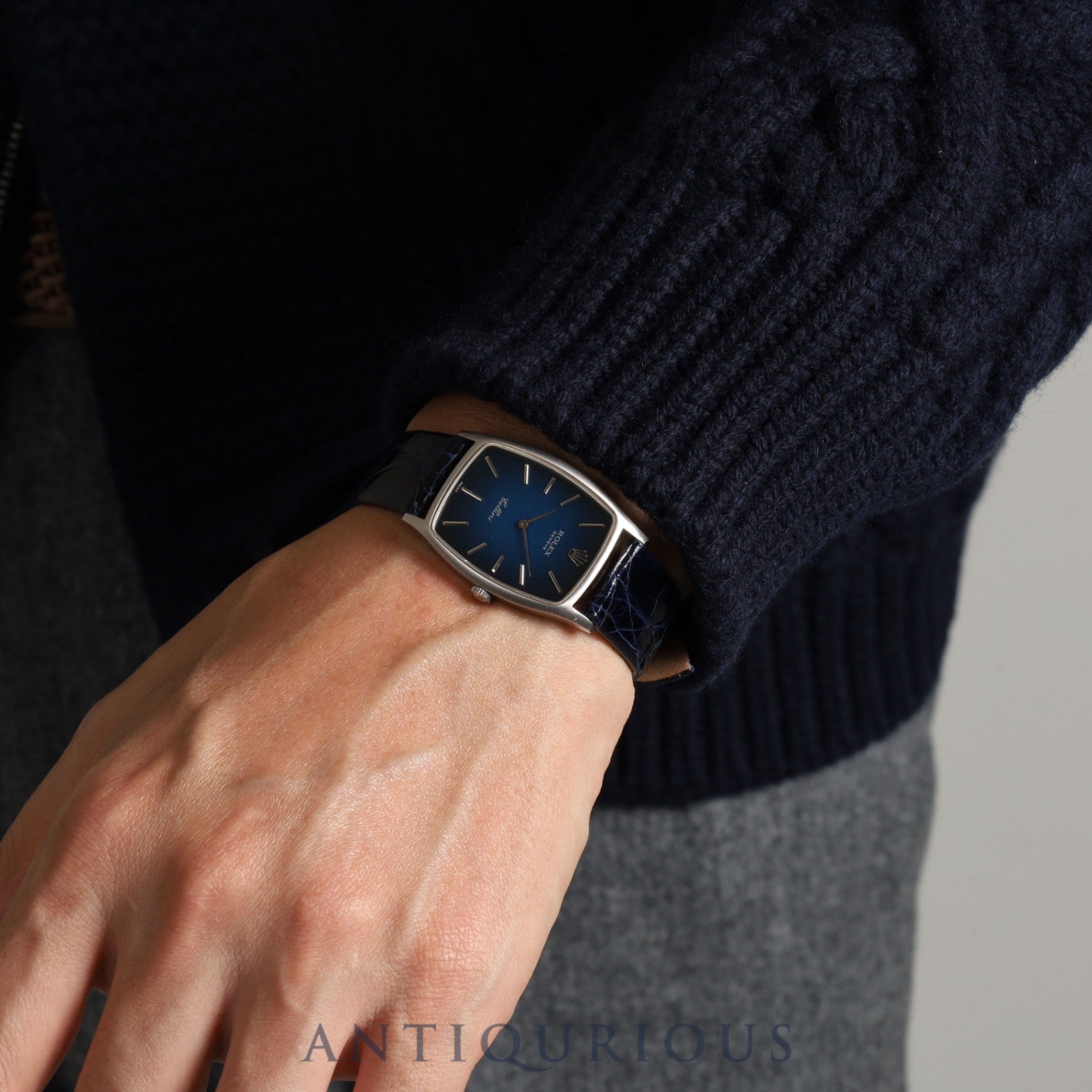 Rolex Cellini 3807 Manual winding Cal.1601 750 Leather Genuine buckle (SS) Blue gradient dial No. 69 (1980) Overhauled