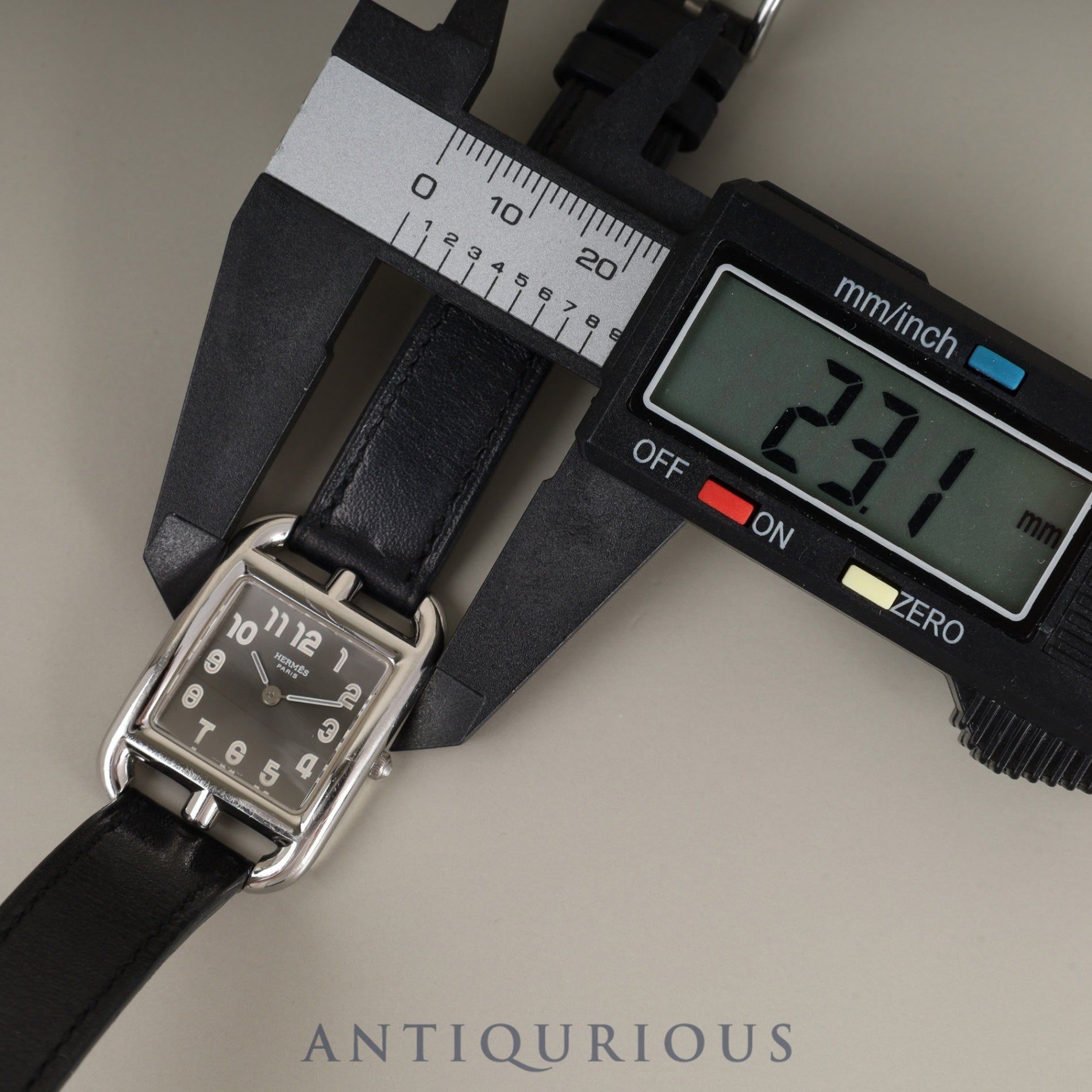 Hermes Cape Cod CC1.210 Quartz Cal.976.001 SS Genuine leather strap (□E stamp: 2001) Genuine buckle (SS) Gray Arabic dial Overhauled