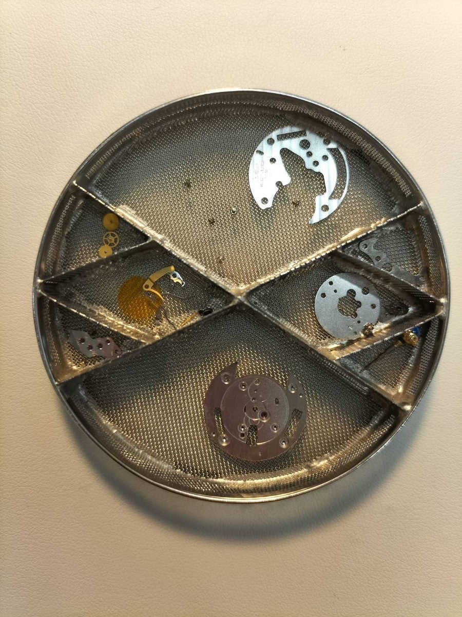 Cartier Must Vendôme VLC SM 590004 Quartz Caliber 90 SV925 Leather Strap with Genuine GP Buckle, Ivory 4-Point Roman Dial, Overhauled