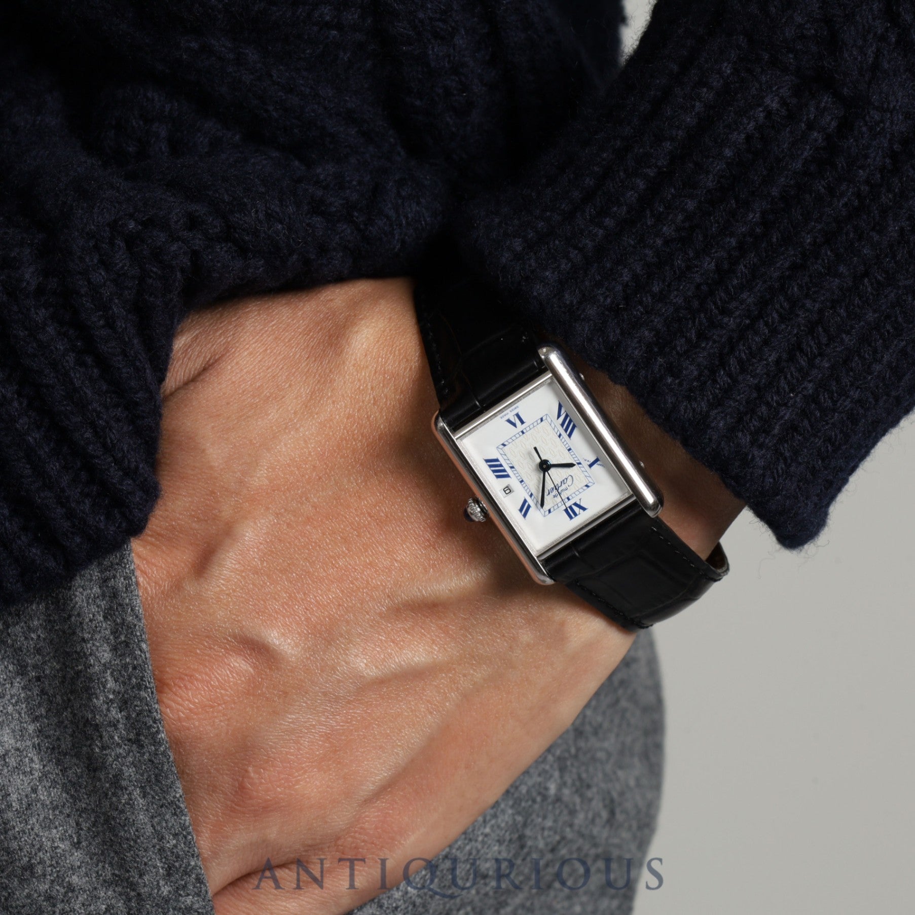 カルティエ マストタンク GM(XL)W1014154 / 2414 クォーツ Cal.687 925 革 純正Dバックル 飛びローマン文字盤 箱 保証書(2004年) オーバーホール済み カルティエブティックネジ取り付け