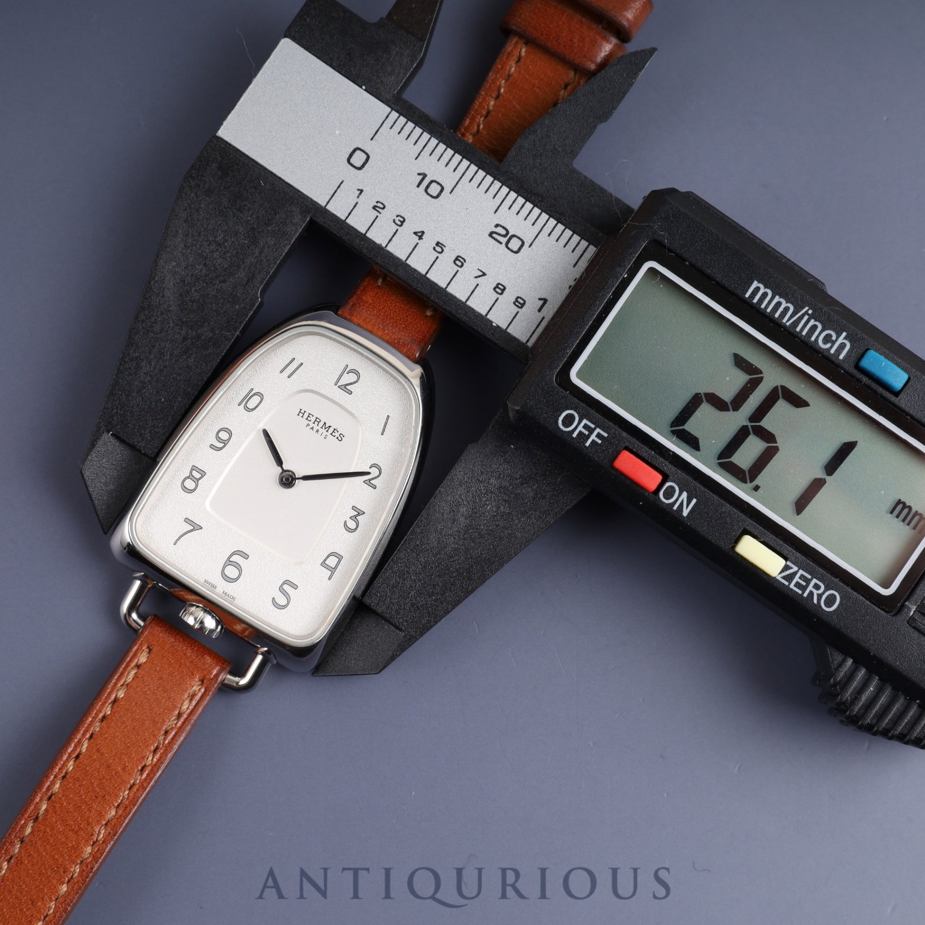 Hermes Galop GM GA1.210 Quartz SS Genuine leather strap (D stamp: 2019) Genuine buckle (SS) Silver dial Box Warranty (2019) Overhauled
