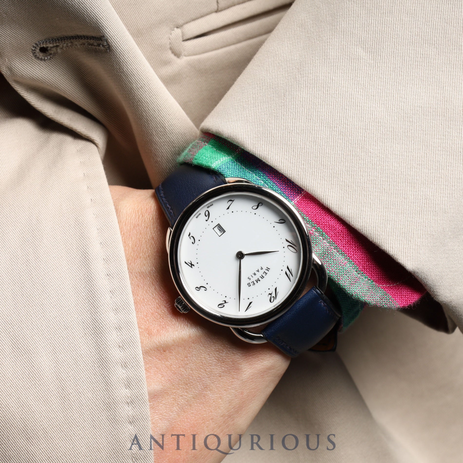 Hermes Arceau AR7Q.810 Quartz SS Genuine leather strap (Z engraved: 2021) Genuine buckle (SS) White Arabic dial Box Booklet Warranty (2024) Overhauled