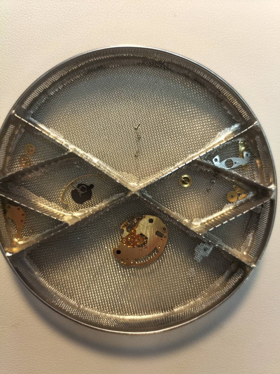 Hermès Cape Cod CC1.210 Quartz Caliber 976.001 Stainless Steel Watch with Genuine Leather Strap (E Stamp: 2001) and Genuine Stainless Steel Buckle. Gray Arabic Dial. Overhauled.