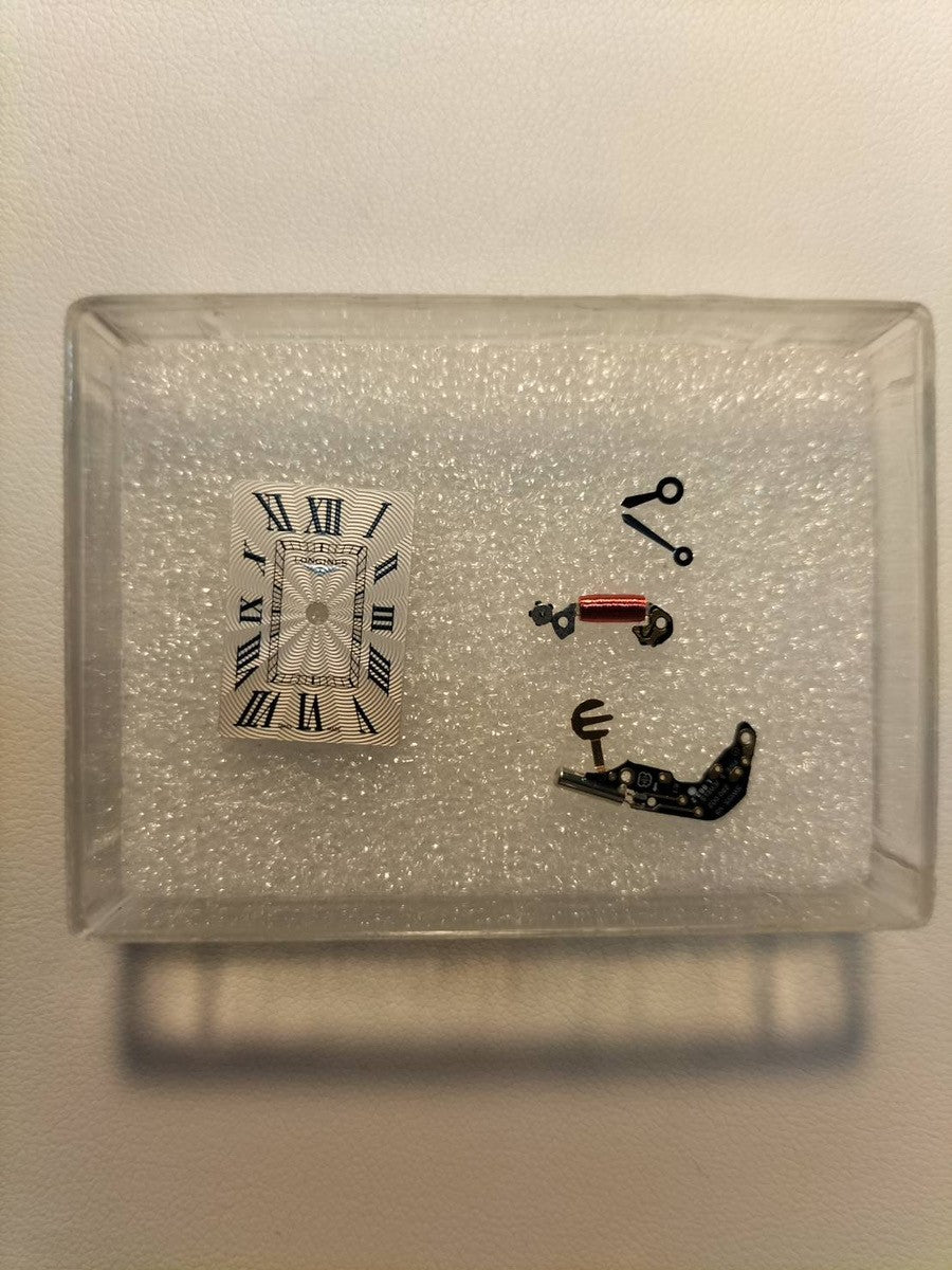 ロンジン ドルチェヴィータ L5.258.4 クォーツ Cal.L963.2 SS 純正革ベルト 純正尾錠(SS)シルバー文字盤 箱(汚れあり)国際保証書(2017年)説明書 純正革ベルト×2本 オーバーホール済み