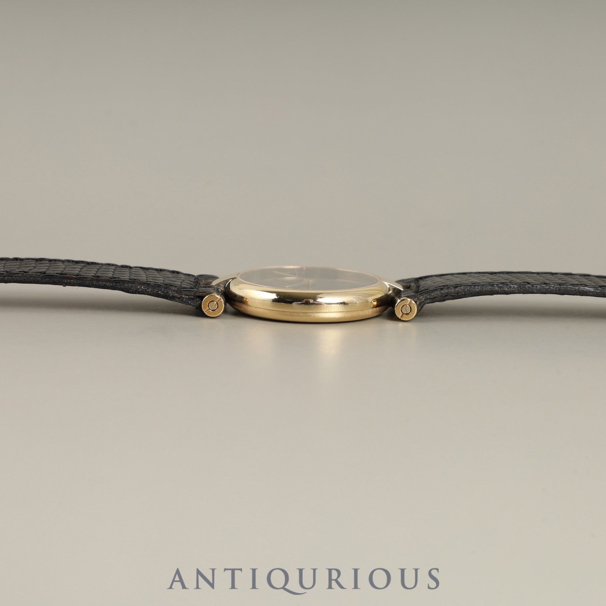 Cartier Must Vendôme VLC SM 18 Quartz Caliber - SV925 with genuine leather strap and genuine GP buckle. Onyx dial. Completely serviced at a Cartier boutique.