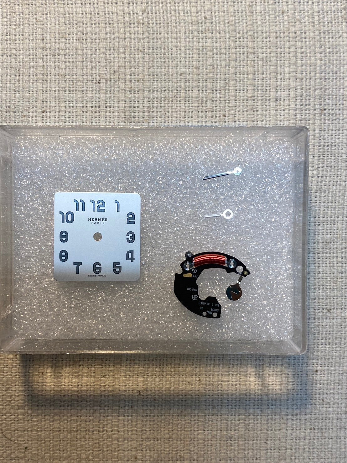Hermes Cape Cod CC1.210.220 Quartz Cal.976.001 SS Genuine leather strap Genuine buckle (SS) Silver dial Box Booklet Warranty (2024) Overhauled