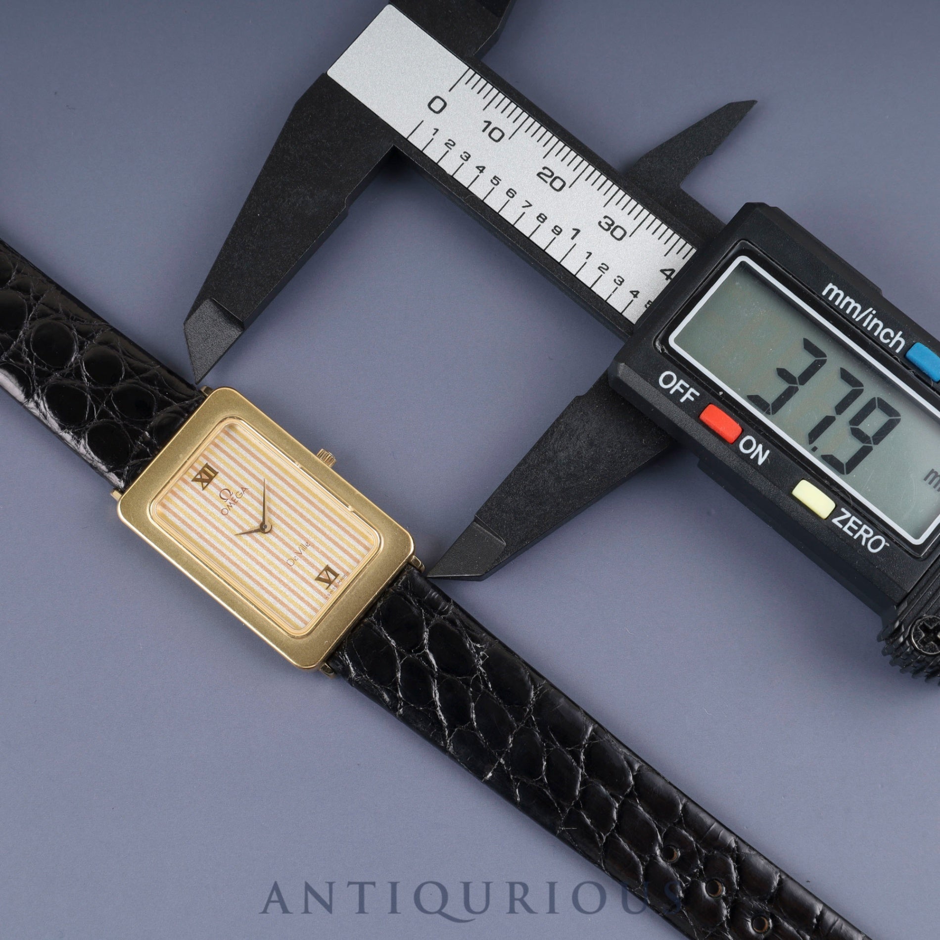 オメガ デ・ヴィル 195.0051 クォーツ Cal.1455 GP 革 社外尾錠(GP)ゴールドストライプ文字盤 オーバーホール済み