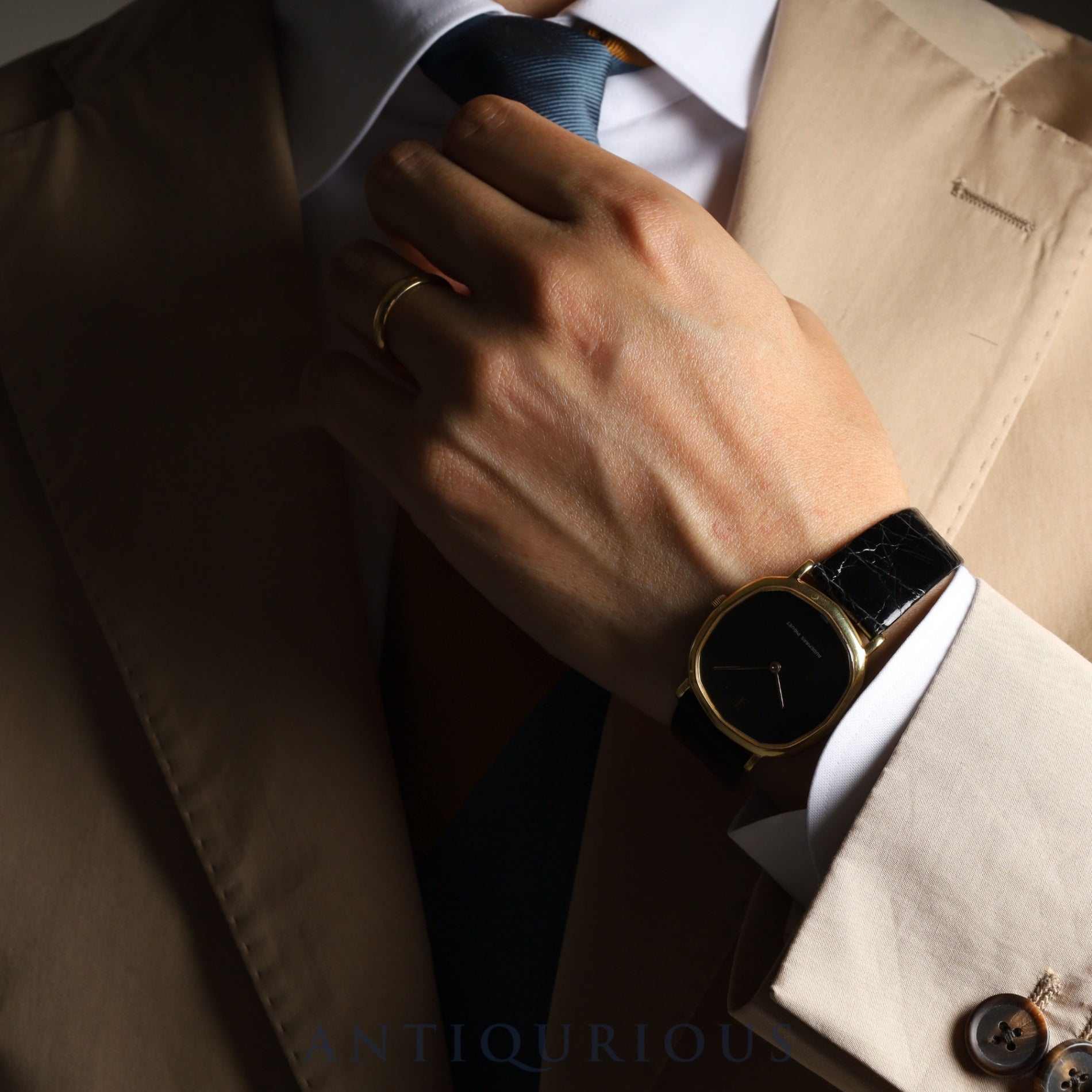 オーデマ・ピゲ オクタゴンケース 手巻き Cal.K2001/1A YG 革 純正尾錠(750)ブラック文字盤 箱