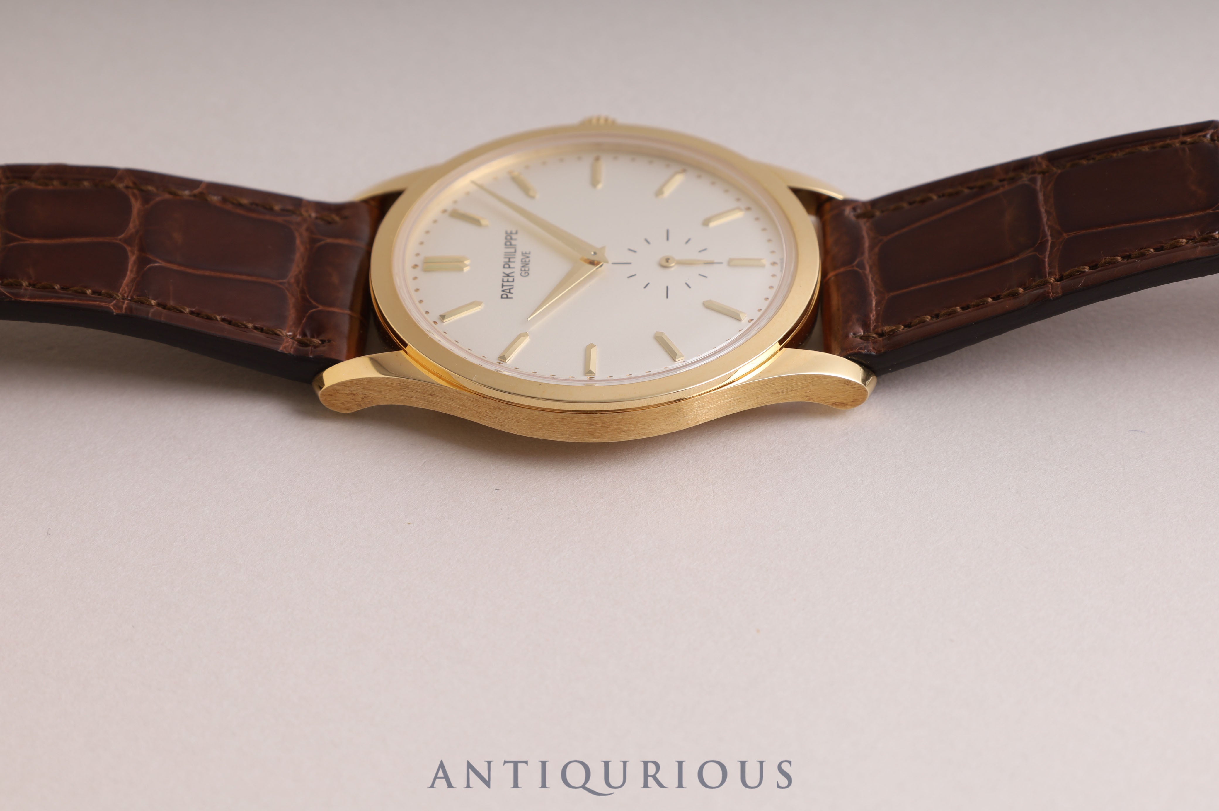 Patek Philippe Calatrava 5196J-001