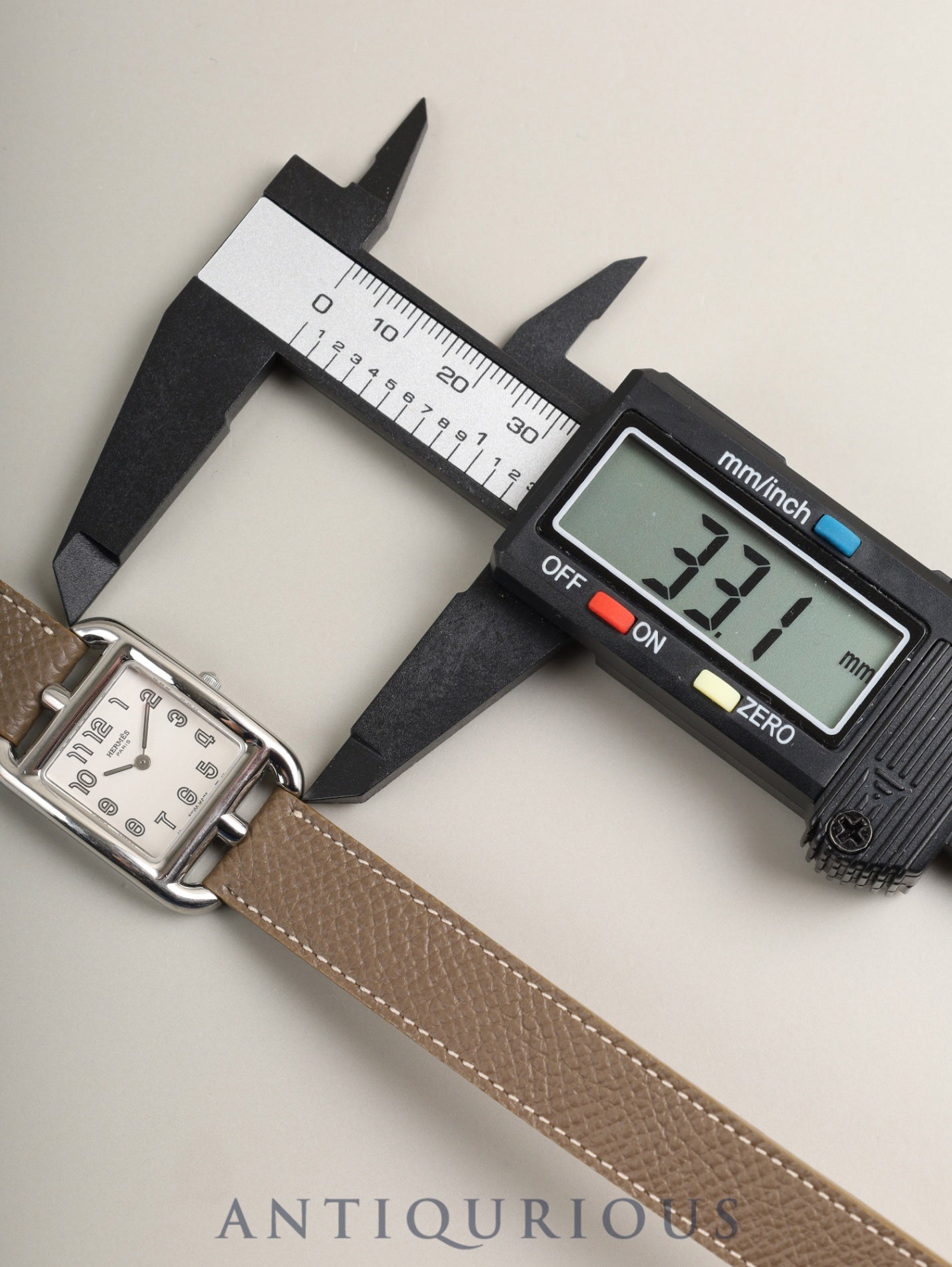 エルメス ケープコッド CC1.210.220 / HJE クォーツ Cal.976.001 SS 革 純正尾錠(SS)シルバーアラビア文字盤 箱 冊子 保証書(2002年 / 個人名記載あり)オーバーホール済み