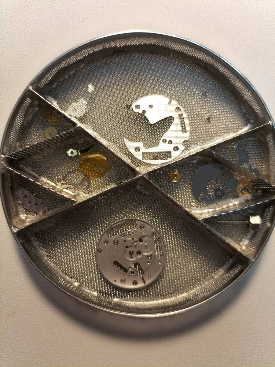 Cartier Santos Galbee LM W20060D6 / 1564 Quartz Cal. 687 Stainless Steel White Roman Dial Repair Certificate (2024) Overhauled and Serviced at a Cartier Boutique