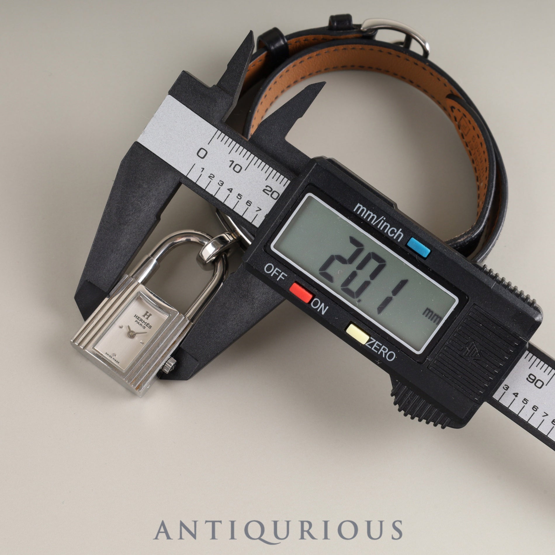 Hermes Kelly Watch KE1.210 Quartz Cal.901.001 SS Genuine leather strap (□F stamp: 2002) Genuine buckle (SS) Silver dial Box Booklet Card Warranty (2004) Overhauled