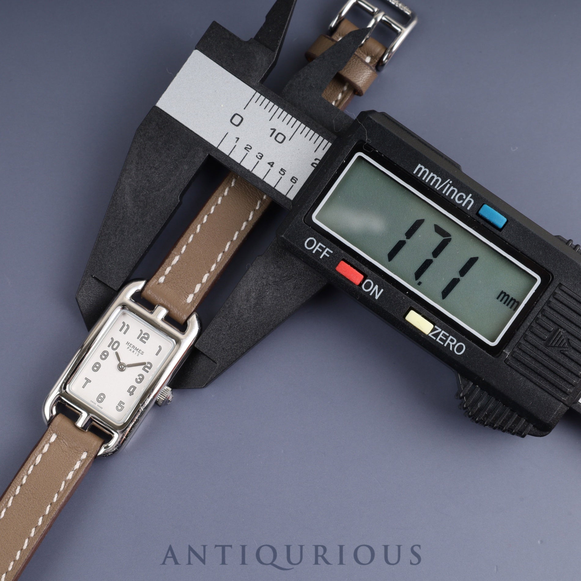 Hermes Nantucket NA2.110.220 / WW18 Quartz Cal.280.002 SS Genuine leather strap (Z stamp: 2021) Genuine buckle (SS) Silver dial Box Booklet Warranty (2021) Overhauled