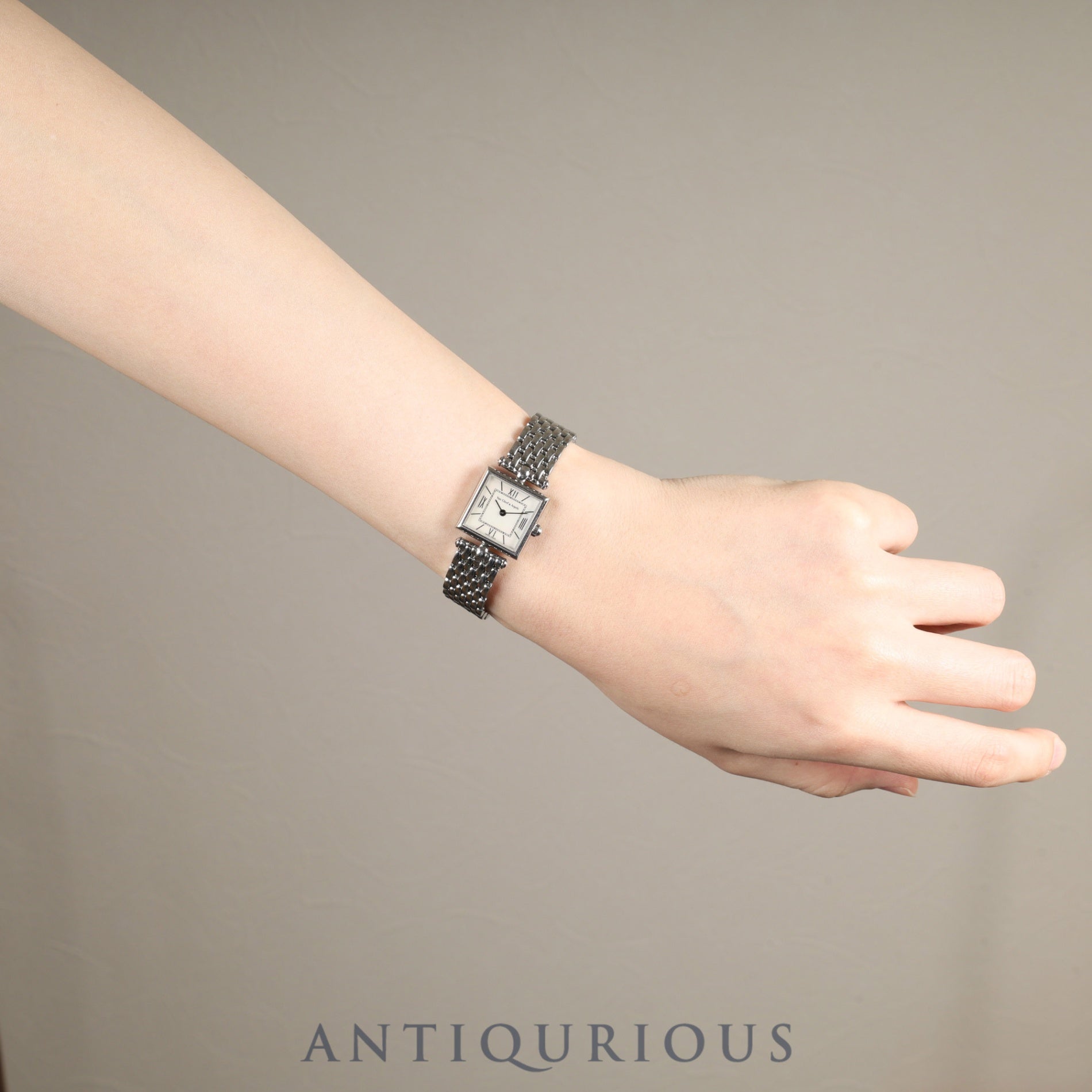 Van Cleef & Arpels Classic 536942 Quartz SS SS Genuine Buckle (SS) White Shell Dial Overhauled