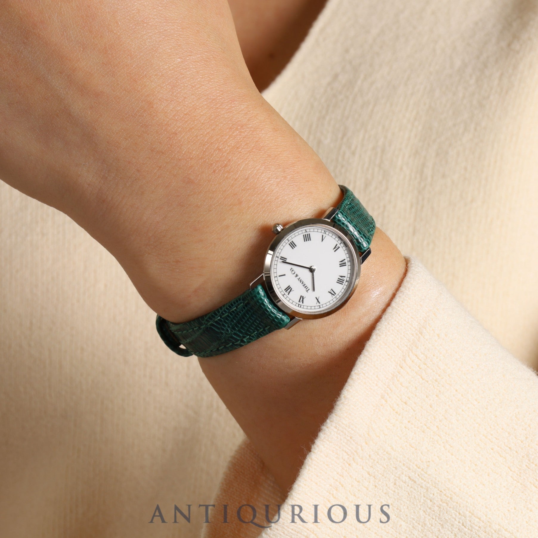 ティファニー ラウンドクラシック L1560 クォーツ WG 純正革ベルト 純正尾錠(SS) ホワイトローマン文字盤 24mm