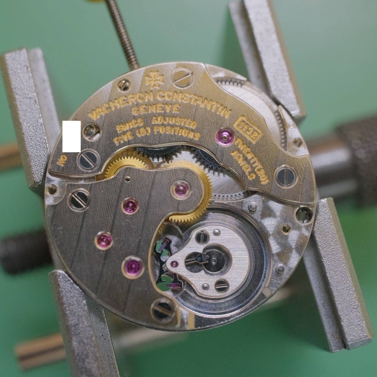 ヴァシュロン・コンスタンタン エッセンシャル 31039 手巻き Cal.1132 750YG 革 純正尾錠(750YG)ホワイト文字盤