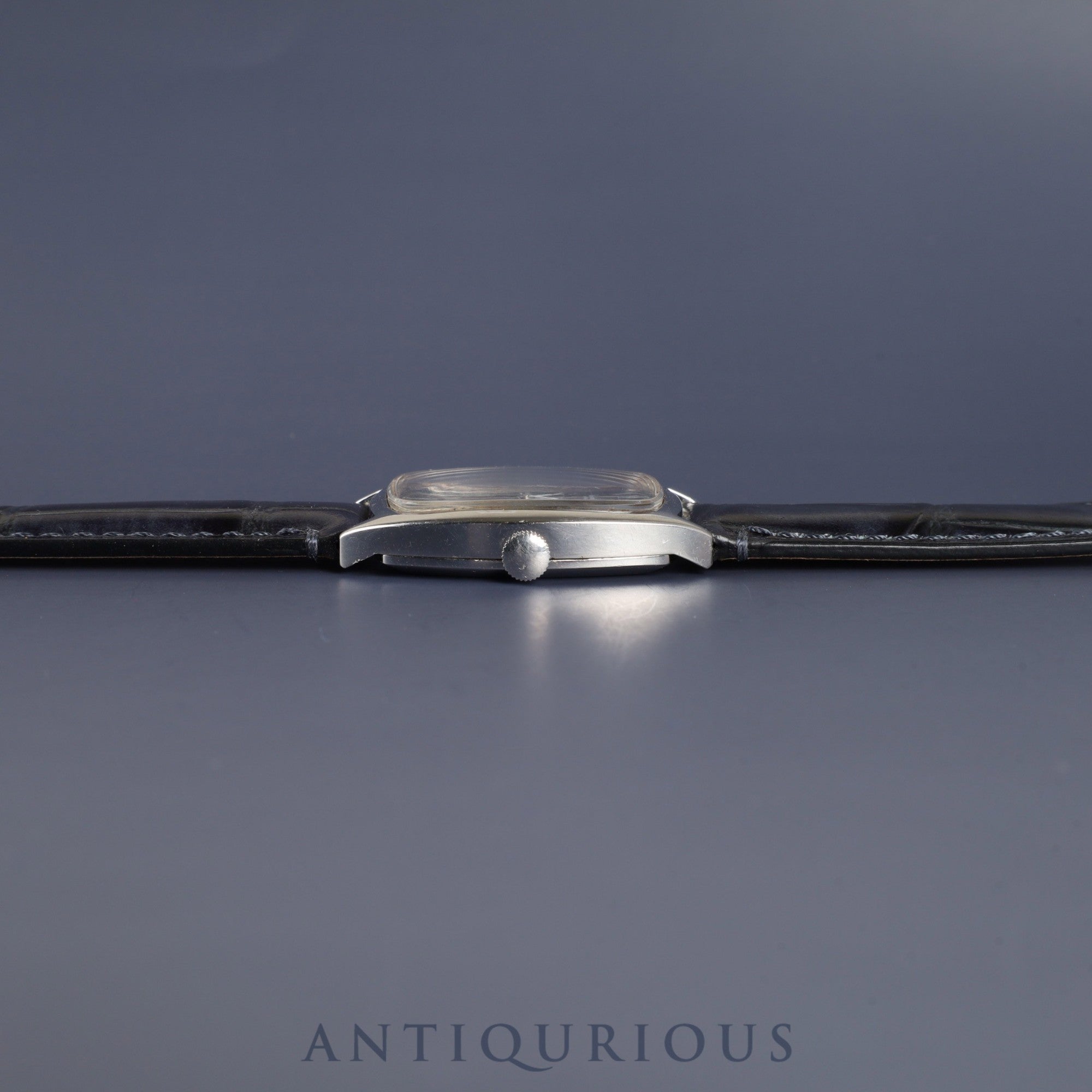 IWC オールドインター シャウハウゼン 2582 手巻き Cal.423 SS 革 社外尾錠 ブルーローマン文字盤 オーバーホール済み
