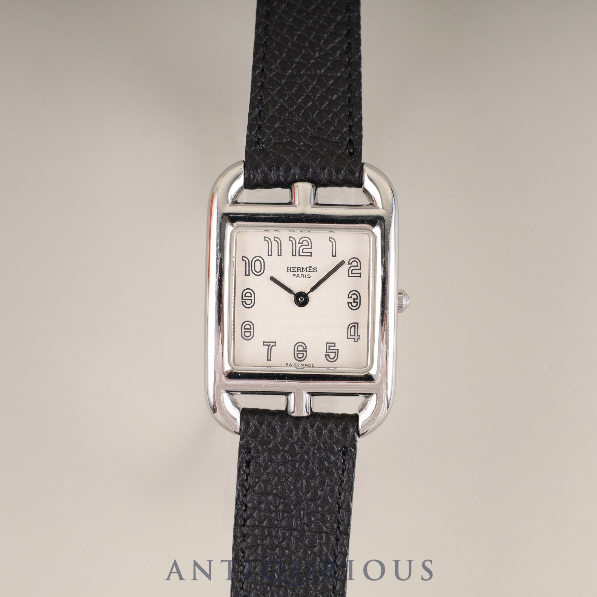 Hermès Cape Cod CC1-210 Quartz Caliber 976.001 Stainless Steel Leather Strap with Genuine Stainless Steel Buckle, Silver Dial, Box, Booklet, Warranty Card (2002), Genuine Leather Strap (2001, Signs of Use), Overhauled