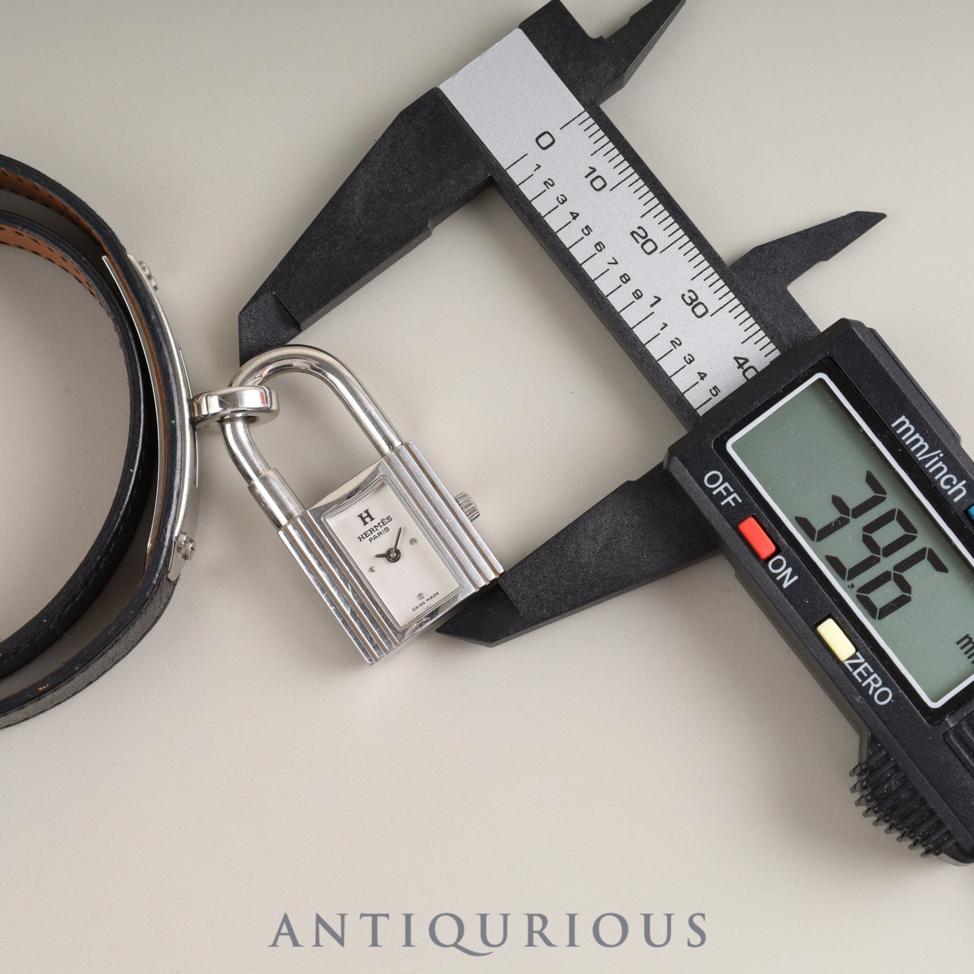 Hermes Kelly Watch KE1.210 Quartz Cal.901.001 SS Genuine leather strap (□F stamp: 2002) Genuine buckle (SS) Silver dial Box Booklet Card Warranty (2004) Overhauled