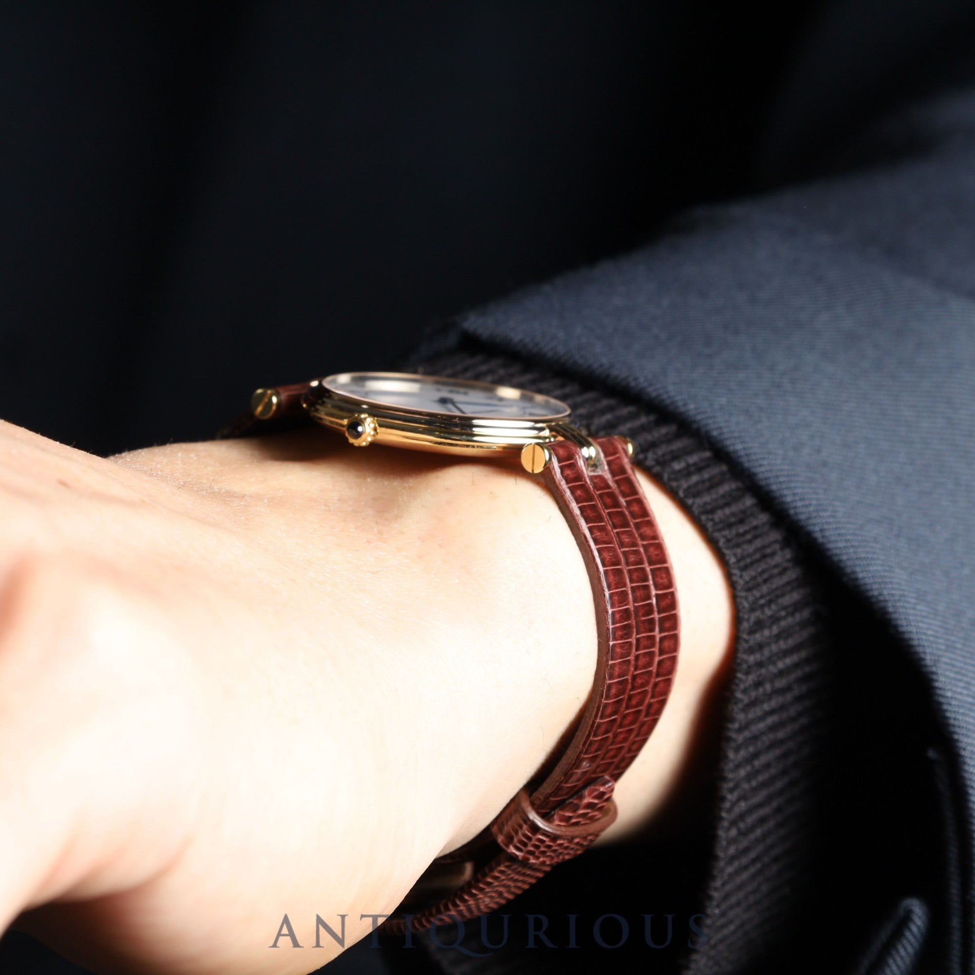 Cartier Vendôme VLC LM Trinity 85533553 / 81003 Quartz 750 Leather Genuine Buckle (GP) White Roman Dial (SWISS MADE Marking) Completely serviced (full maintenance) at a Cartier boutique