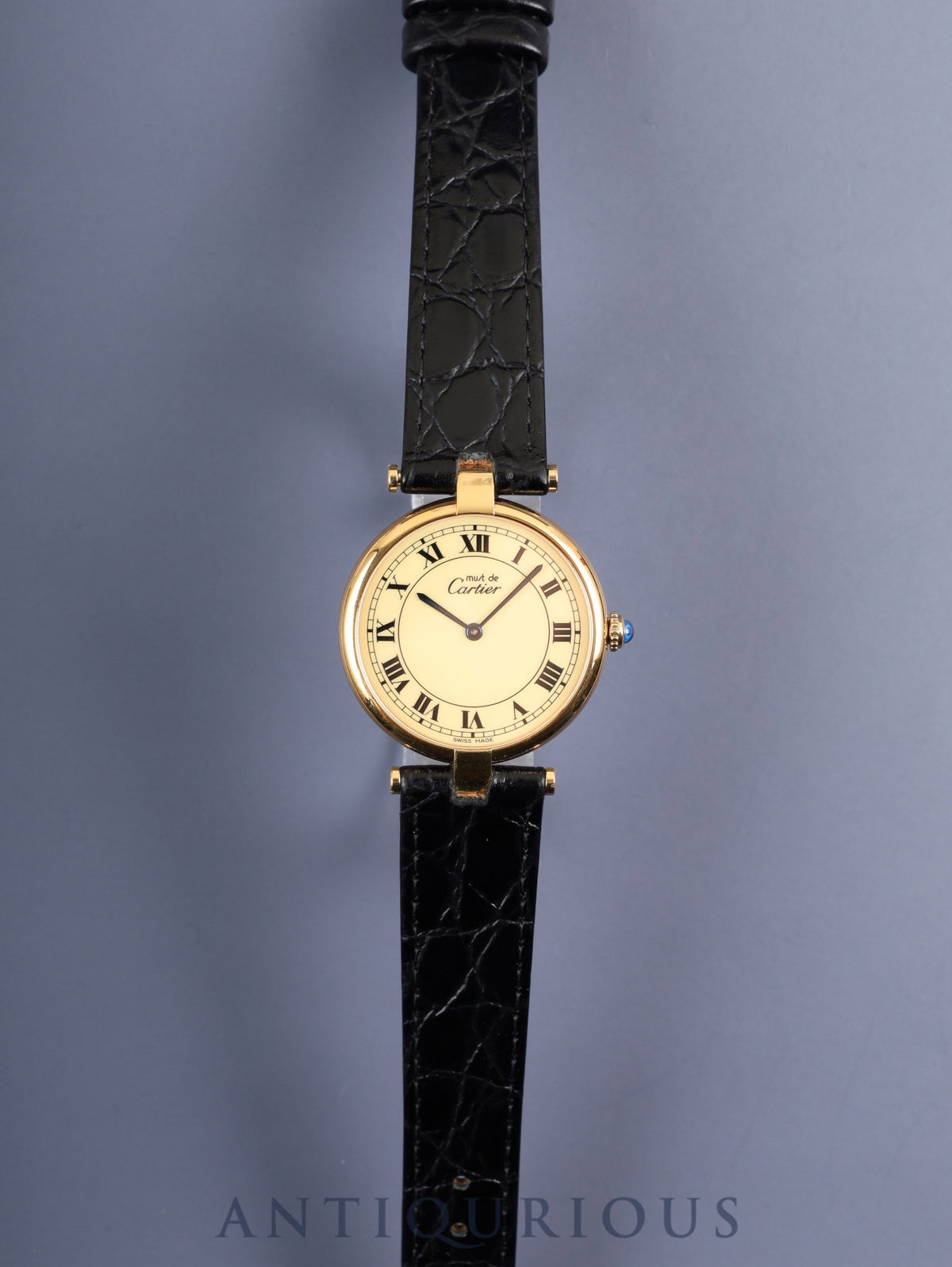 Cartier Must Vendôme VLC LM 590003 Quartz movement, SV925 leather, genuine pin buckle (GP), ivory Roman dial (SWISS MADE inscription), fully serviced at a Cartier boutique.