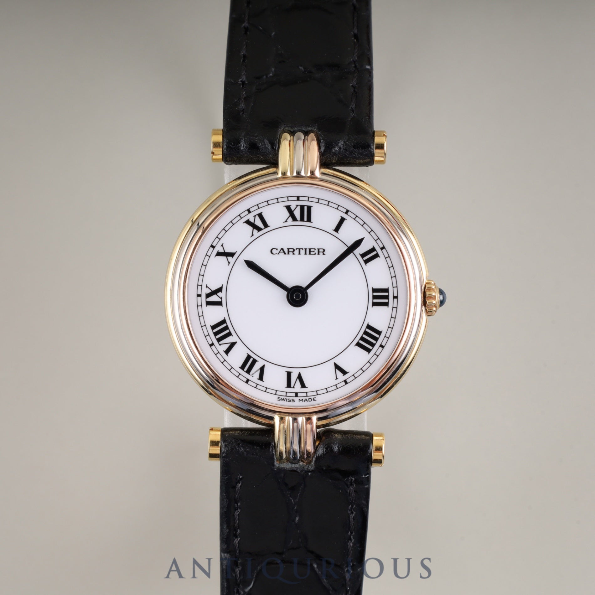 カルティエ ヴァンドーム VLC SM トリニティ 8100 クォーツ 750 革 純正尾錠(GP) ホワイトローマン文字盤 箱 カルティエブティックにてコンプリートサービス(フルメンテナンス)済み