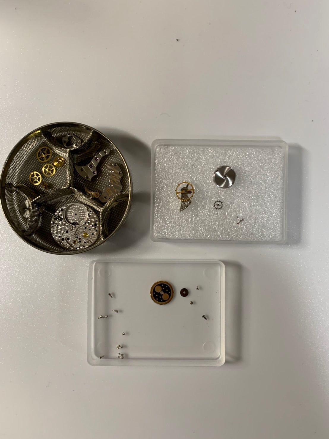 Breguet Crackle Moonphase 3280BB, manual winding, Cal. 818/4, 750WG, leather strap, original pin buckle (750WG), silver Roman numeral dial, box, recently overhauled.