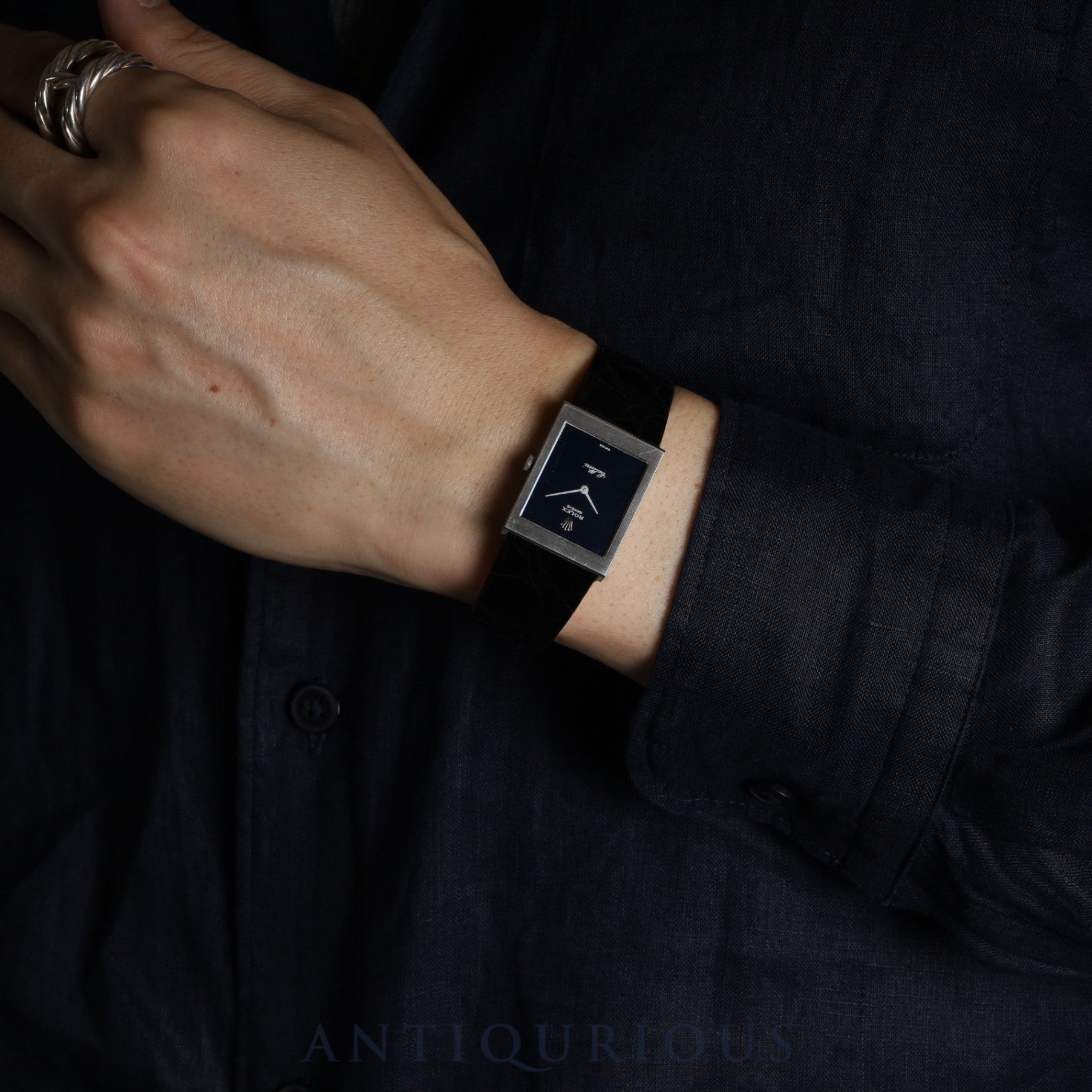 Rolex Cellini 4014 manual winding Cal. 1601 750 leather watch with genuine stainless steel buckle, blue dial, 22 x 29mm, 34th series (1971), genuine leather strap (shows signs of use), overhauled.